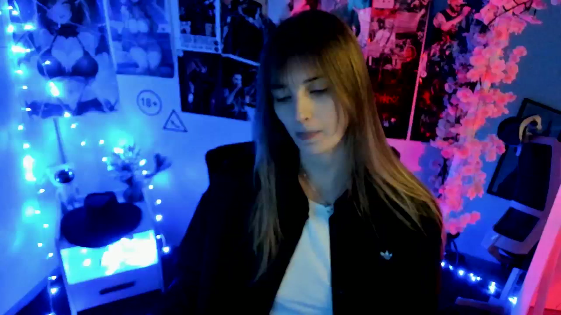 Gallery image thumbnail from Lisa_Star_'s myfreecams stream on, 12/09/2025, 14:04 image 19 of 20