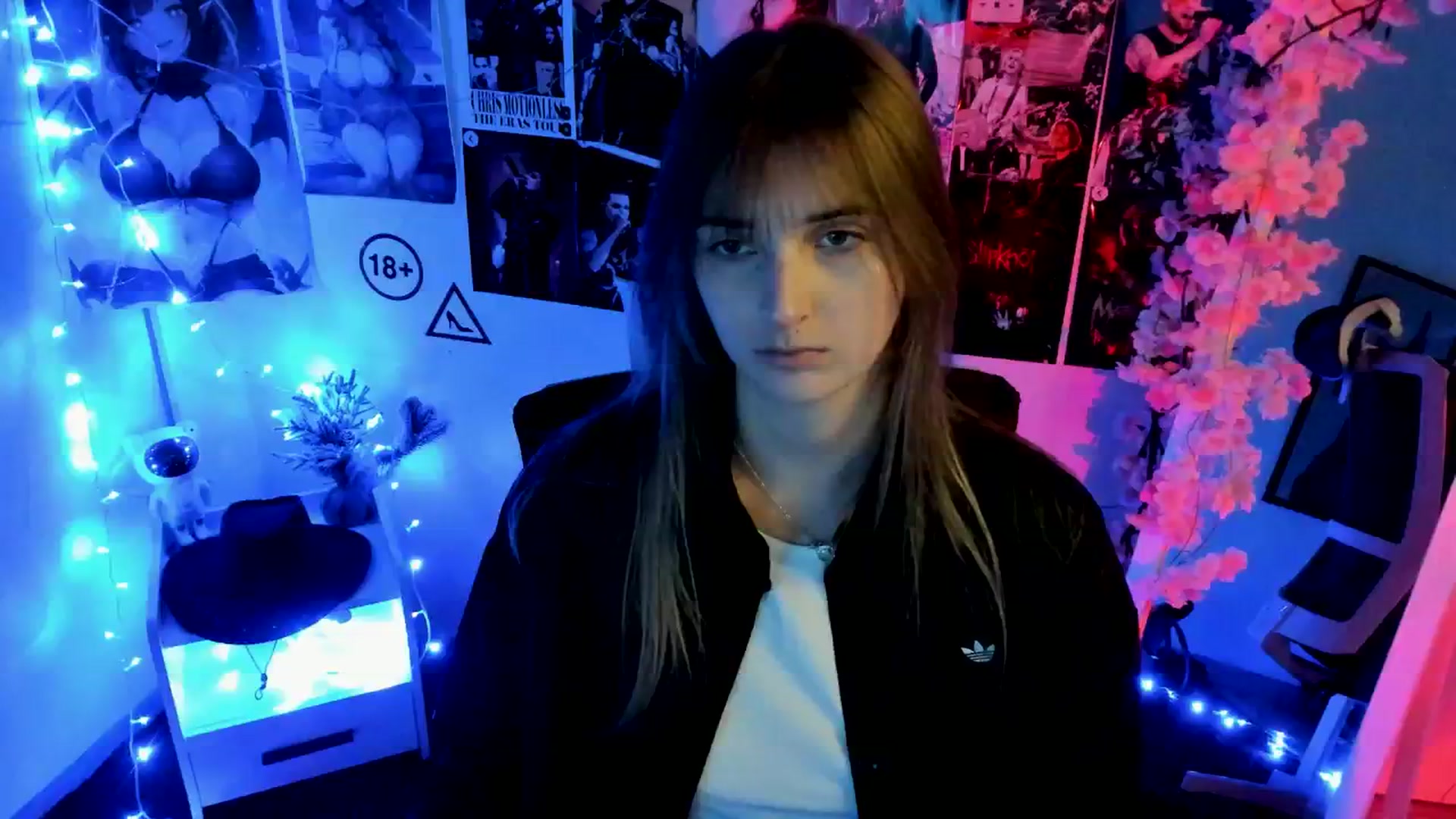Gallery image thumbnail from Lisa_Star_'s myfreecams stream on, 12/09/2025, 14:04 image 20 of 20