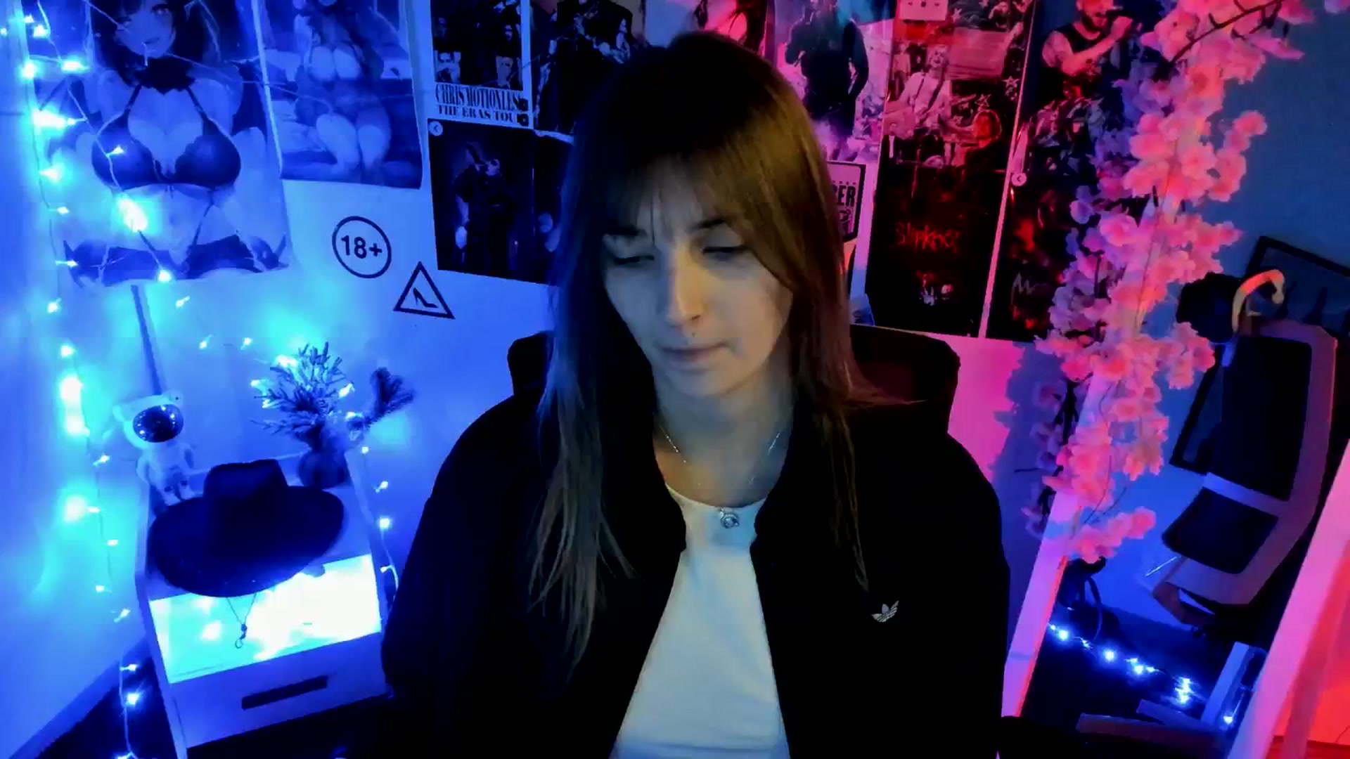 Gallery image thumbnail from Lisa_Star_'s myfreecams stream on, 12/09/2025, 14:04 image 10 of 20