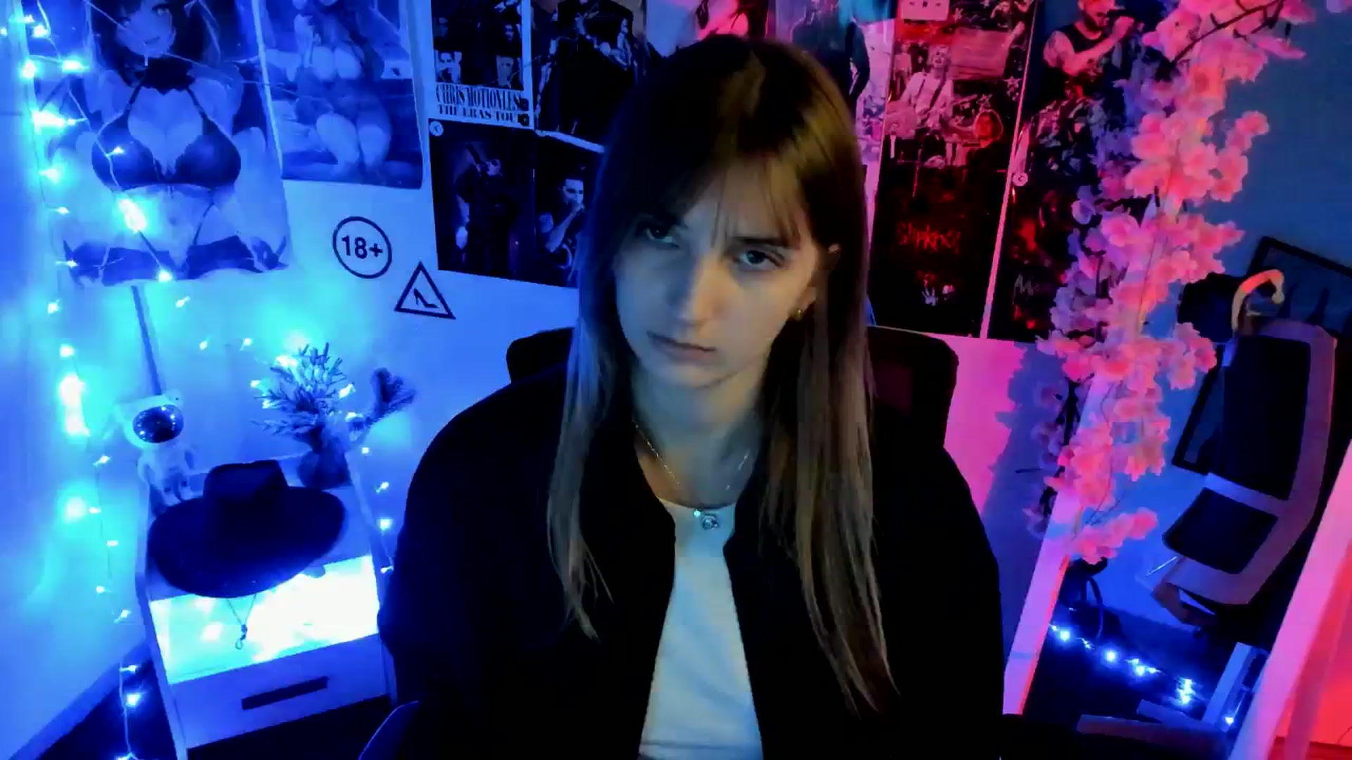 Gallery image thumbnail from Lisa_Star_'s myfreecams stream on, 12/09/2025, 14:04 image 1 of 20