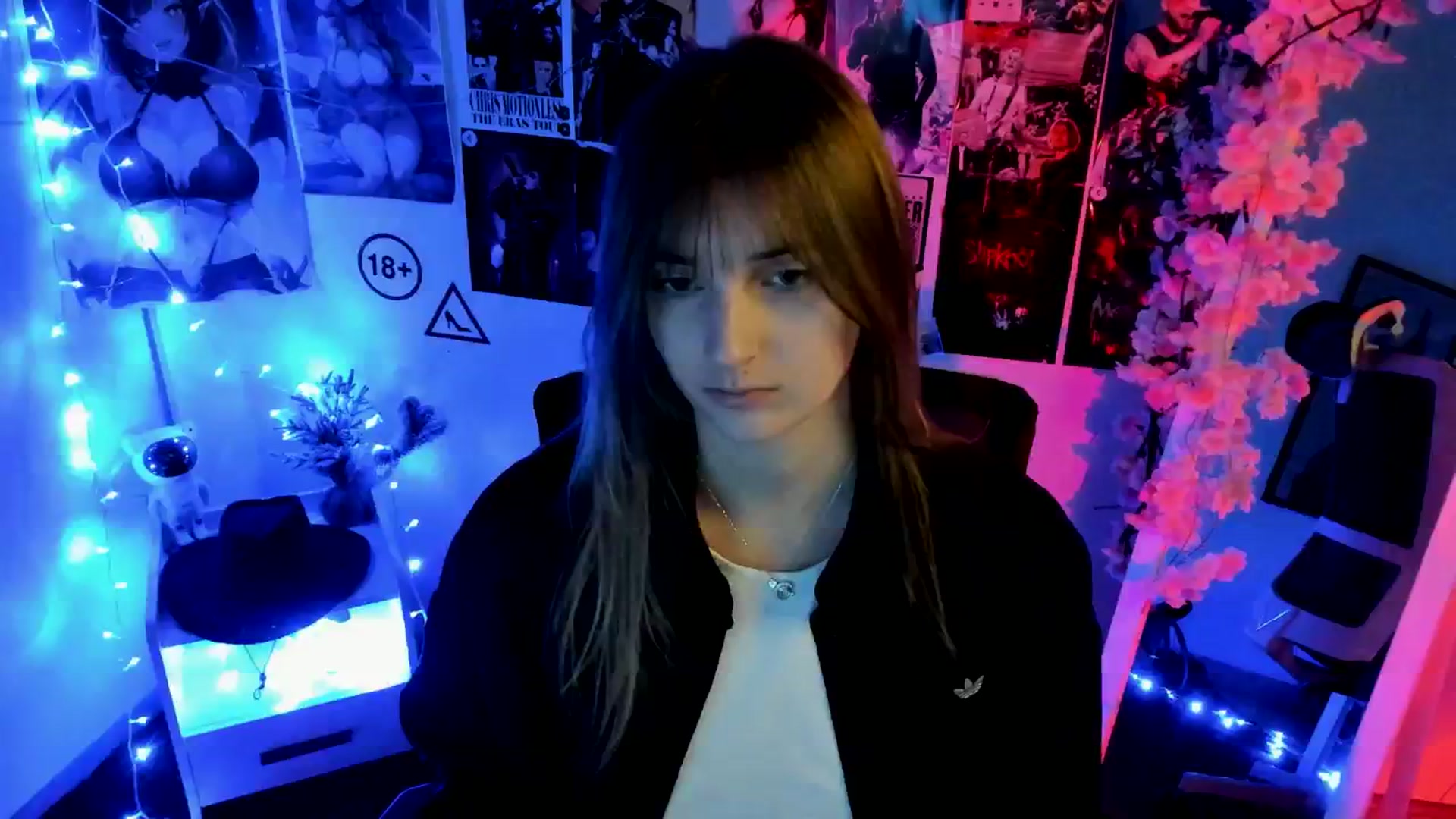 Gallery image thumbnail from Lisa_Star_'s myfreecams stream on, 12/09/2025, 14:04 image 9 of 20