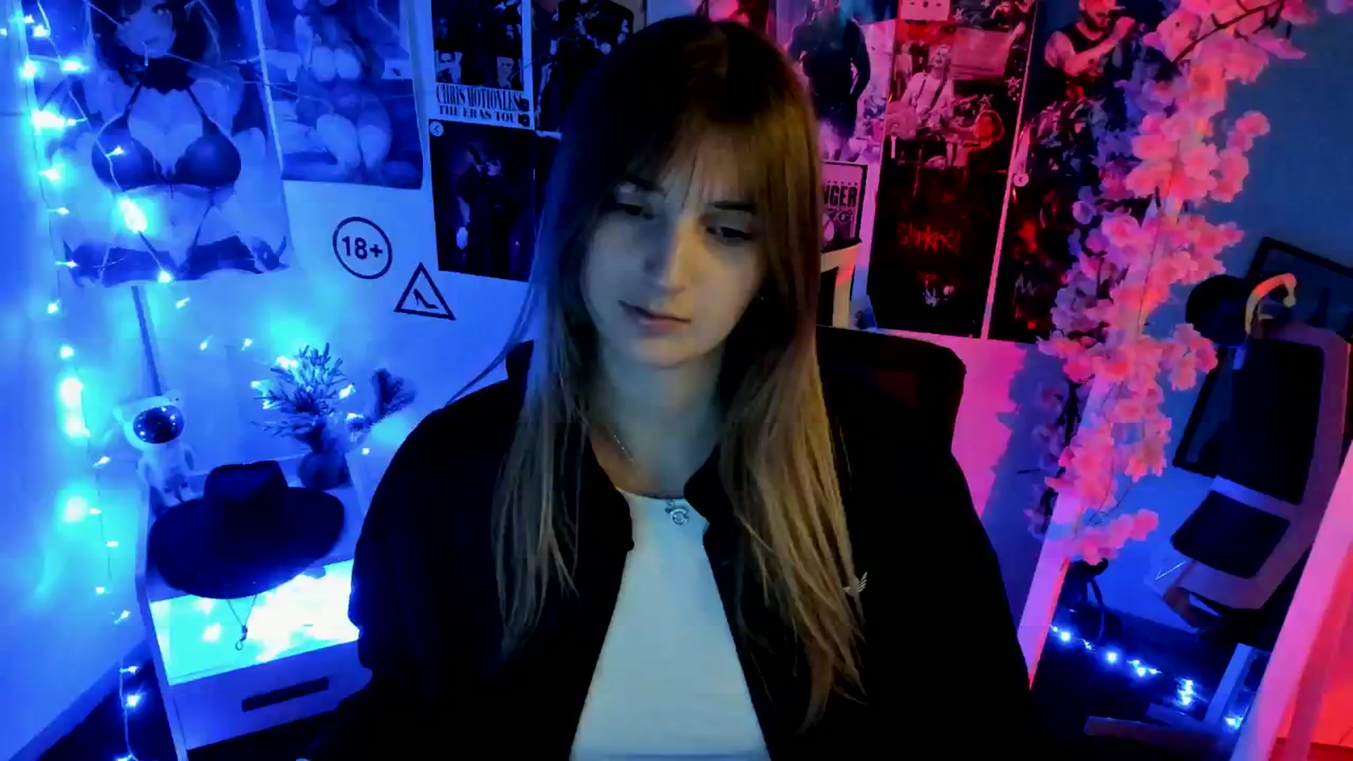 Gallery image thumbnail from Lisa_Star_'s myfreecams stream on, 12/09/2025, 14:04 image 14 of 20