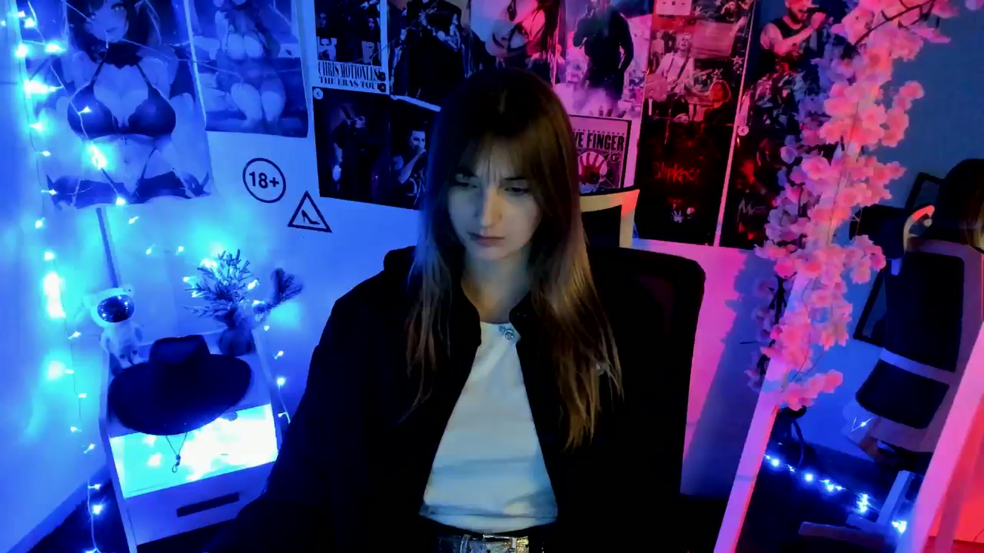 Gallery image thumbnail from Lisa_Star_'s myfreecams stream on, 12/09/2025, 14:04 image 12 of 20