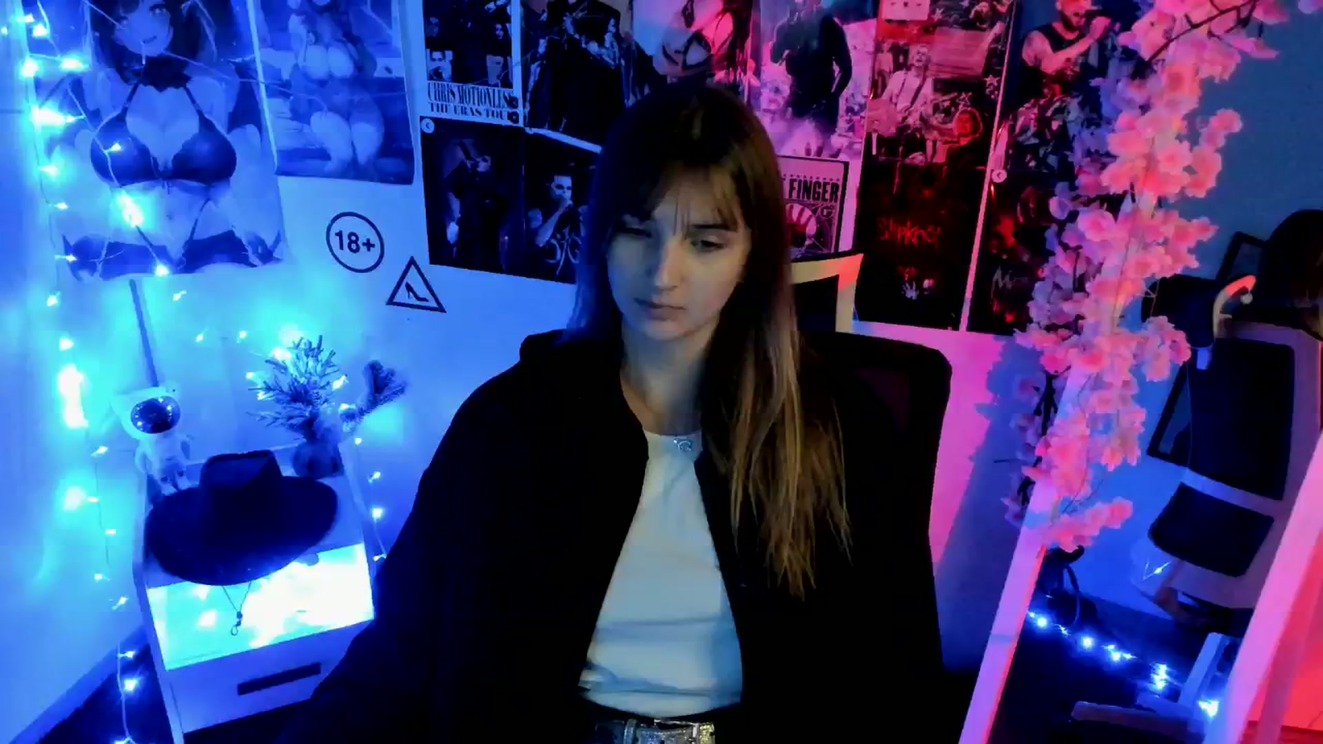 Gallery image thumbnail from Lisa_Star_'s myfreecams stream on, 12/09/2025, 14:04 image 5 of 20