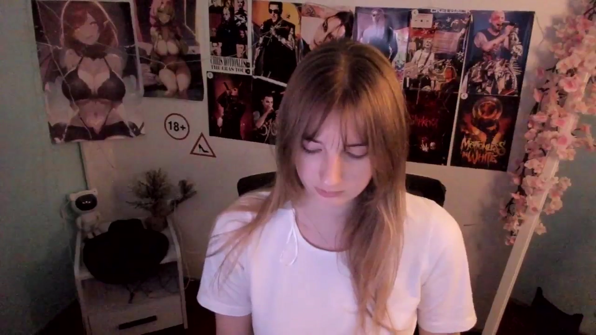 Gallery image thumbnail from Lisa_Star_'s myfreecams stream on, 12/10/2025, 10:13 image 6 of 20