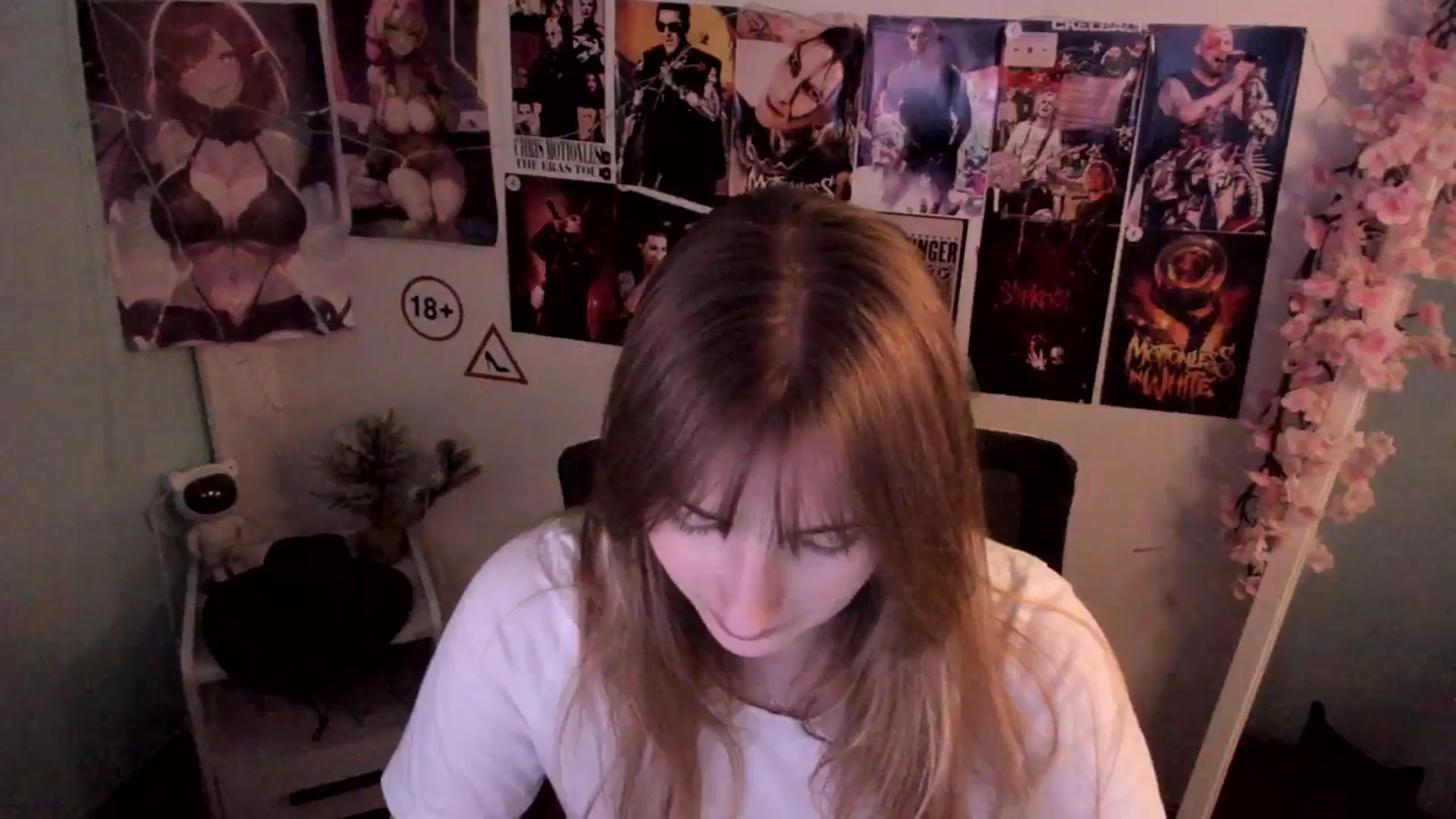 Gallery image thumbnail from Lisa_Star_'s myfreecams stream on, 12/10/2025, 10:13 image 15 of 20
