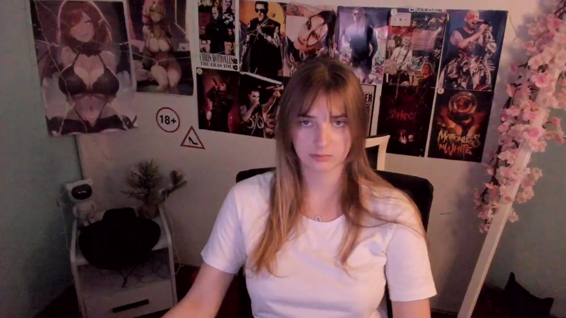 Gallery image thumbnail from Lisa_Star_'s myfreecams stream on, 12/10/2025, 10:13 image 7 of 20