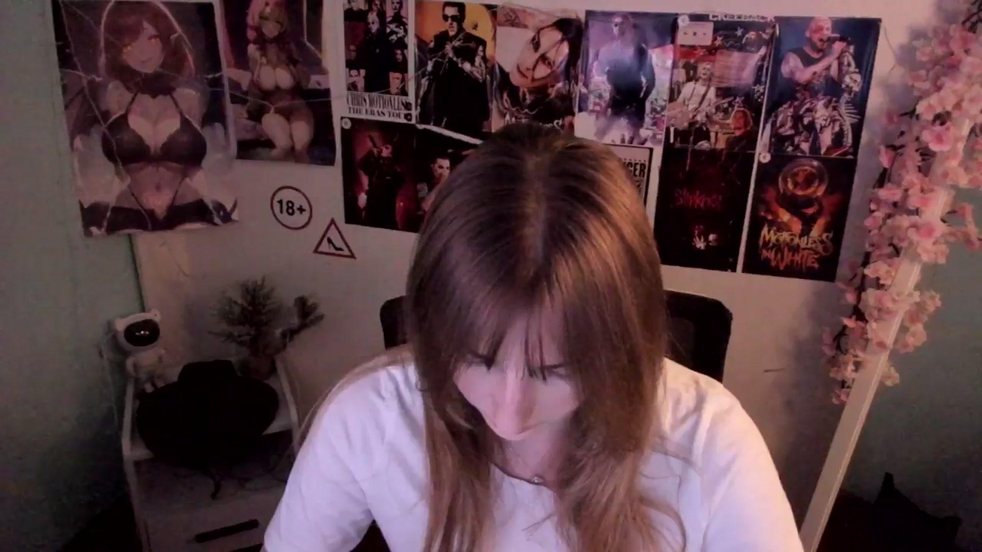 Gallery image thumbnail from Lisa_Star_'s myfreecams stream on, 12/10/2025, 10:13 image 19 of 20