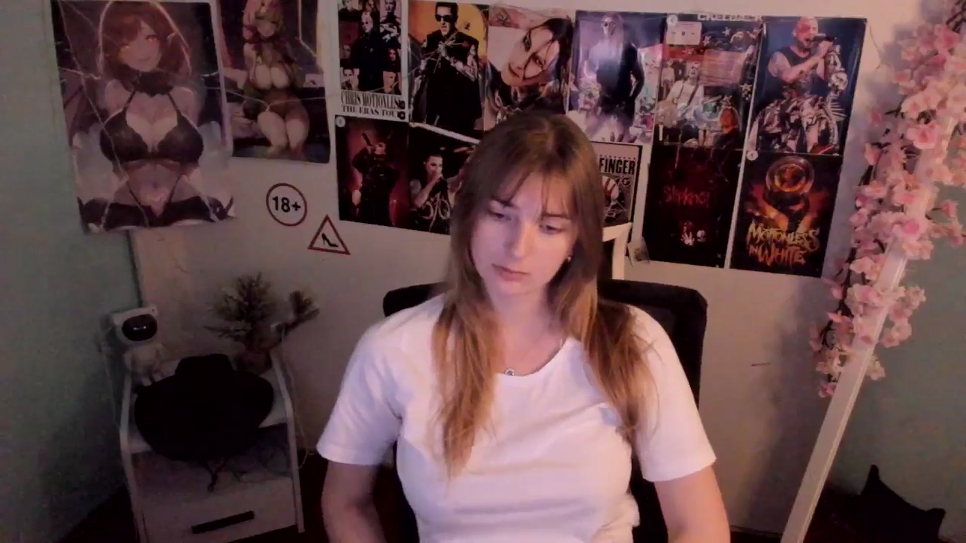 Gallery image thumbnail from Lisa_Star_'s myfreecams stream on, 12/10/2025, 10:13 image 3 of 20