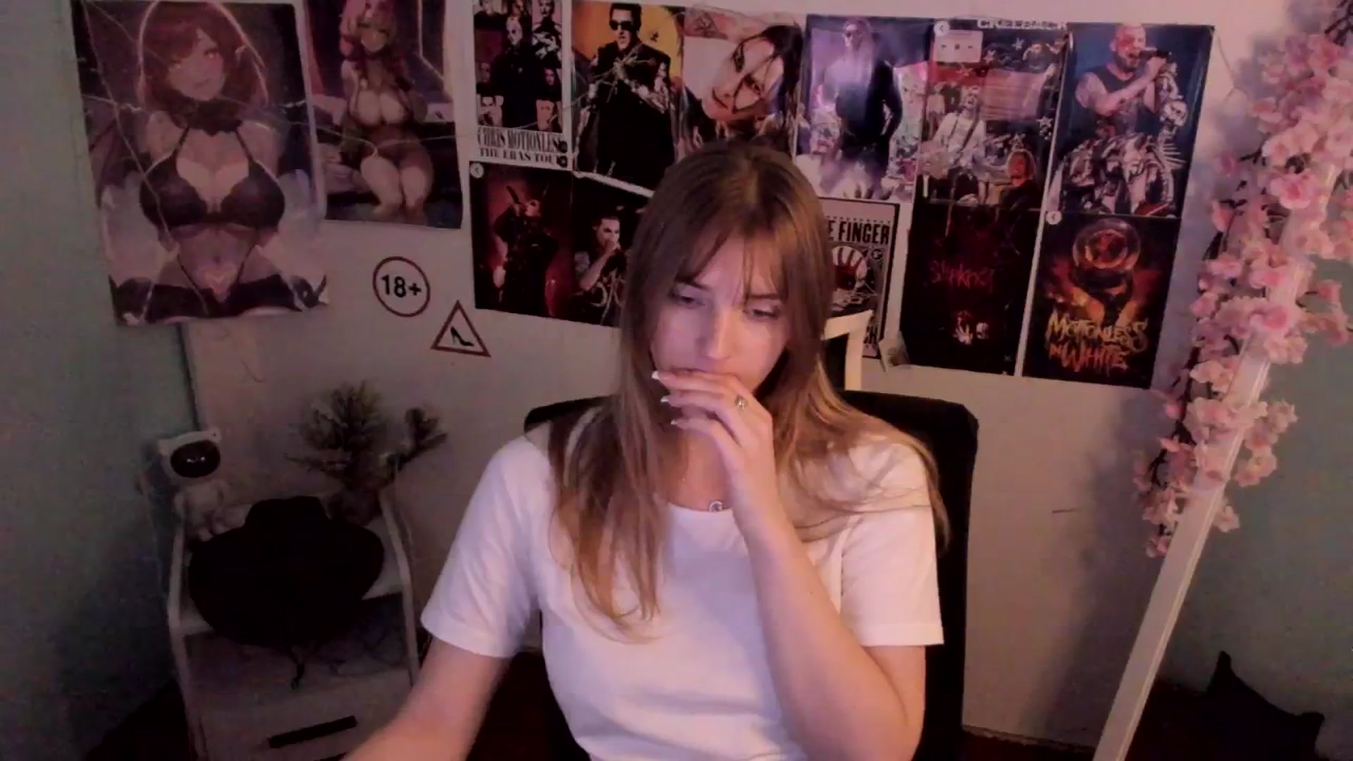 Gallery image thumbnail from Lisa_Star_'s myfreecams stream on, 12/10/2025, 10:13 image 9 of 20