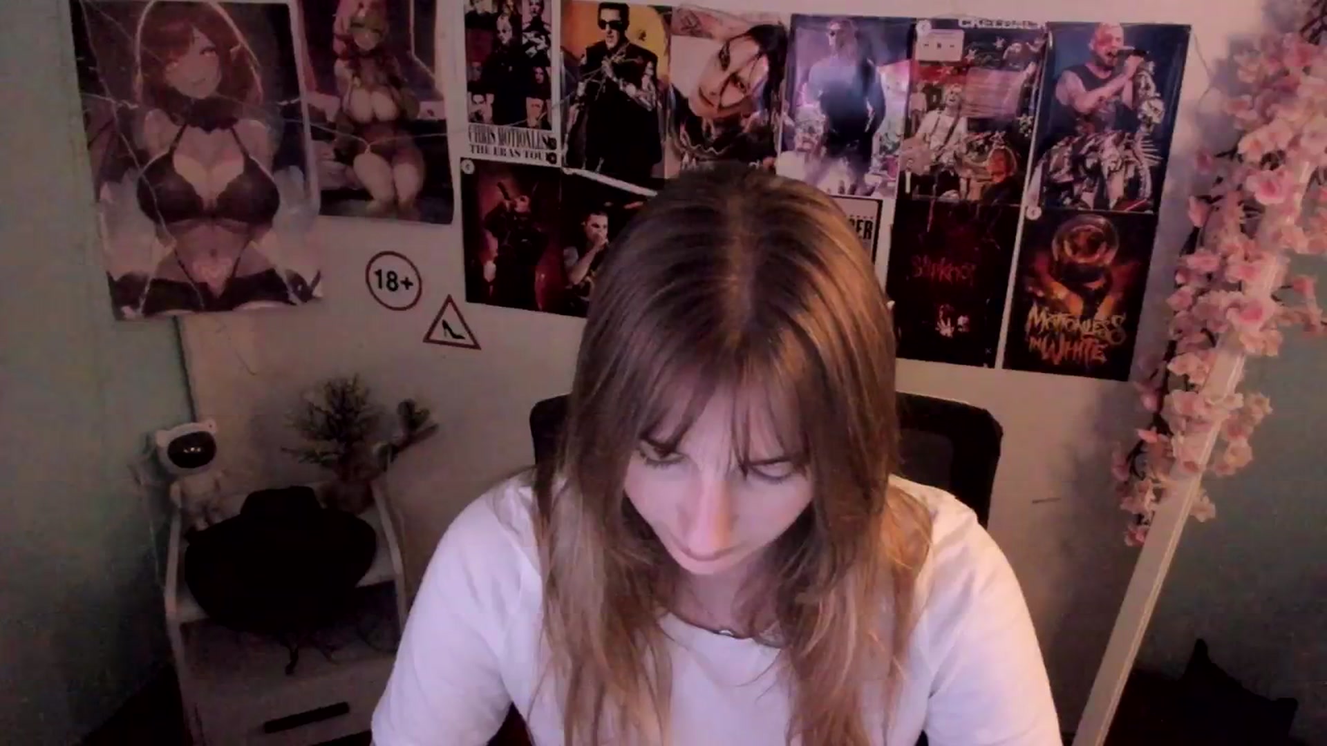 Gallery image thumbnail from Lisa_Star_'s myfreecams stream on, 12/10/2025, 10:13 image 13 of 20