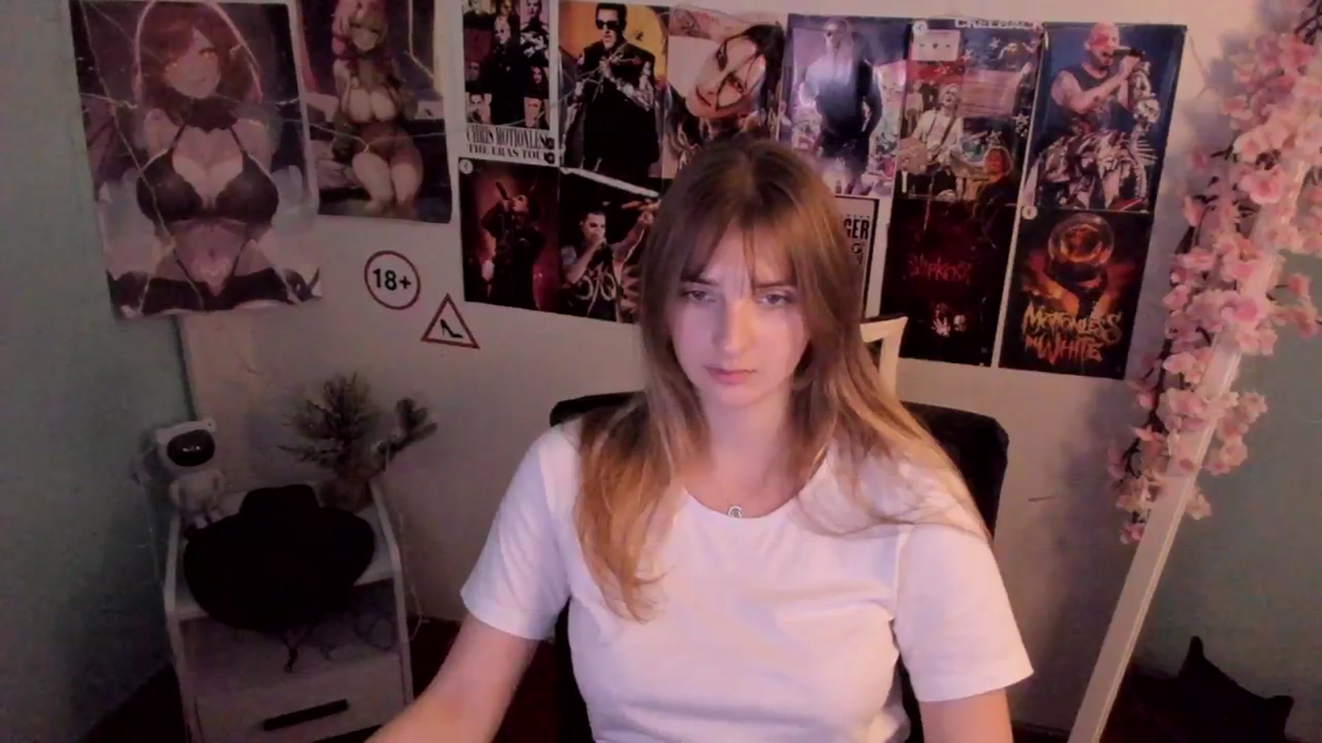 Gallery image thumbnail from Lisa_Star_'s myfreecams stream on, 12/10/2025, 10:13 image 8 of 20