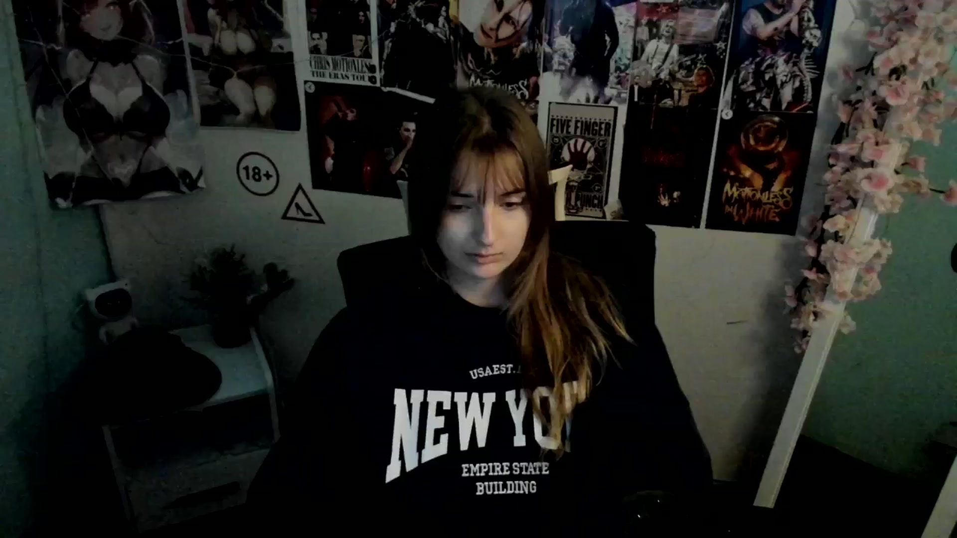Gallery image thumbnail from Lisa_Star_'s myfreecams stream on, 12/11/2025, 16:36 image 16 of 20