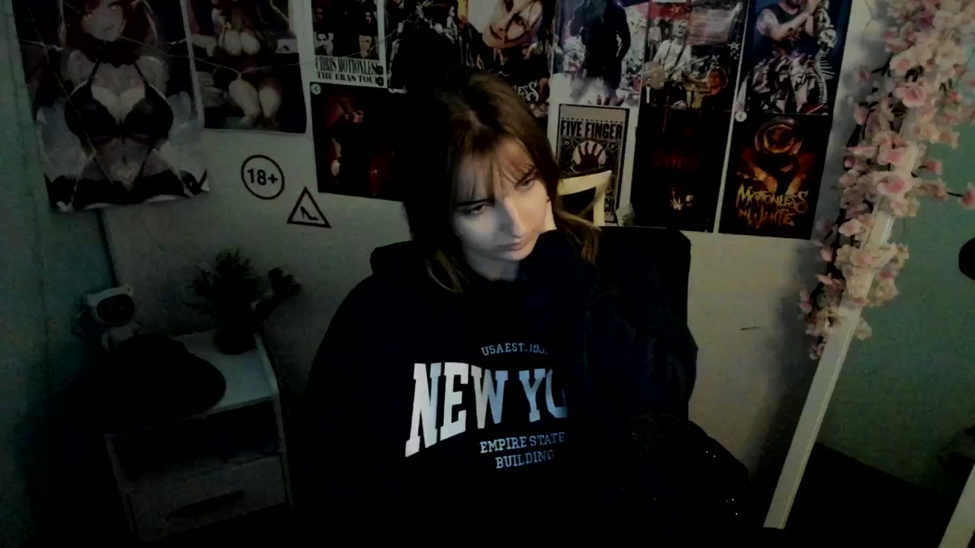 Gallery image thumbnail from Lisa_Star_'s myfreecams stream on, 12/11/2025, 16:36 image 20 of 20