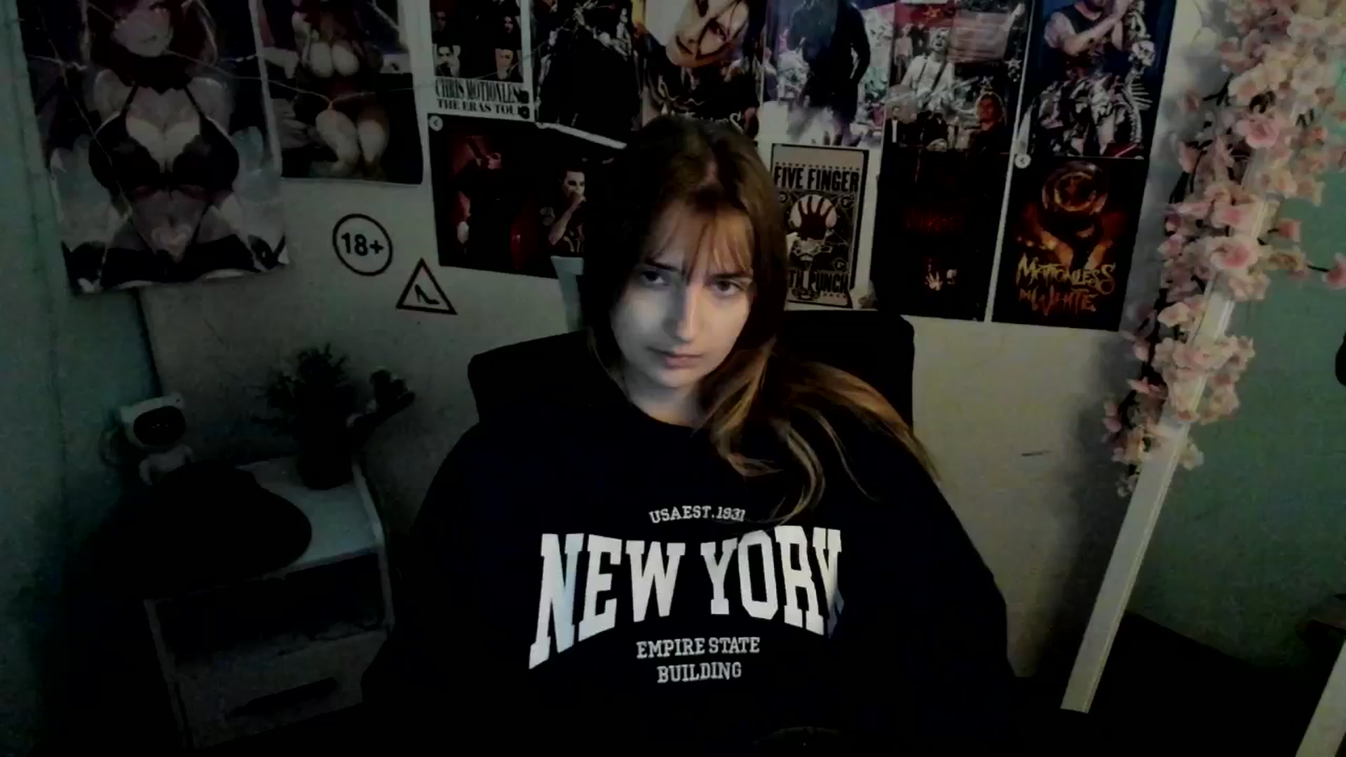 Gallery image thumbnail from Lisa_Star_'s myfreecams stream on, 12/11/2025, 16:36 image 11 of 20