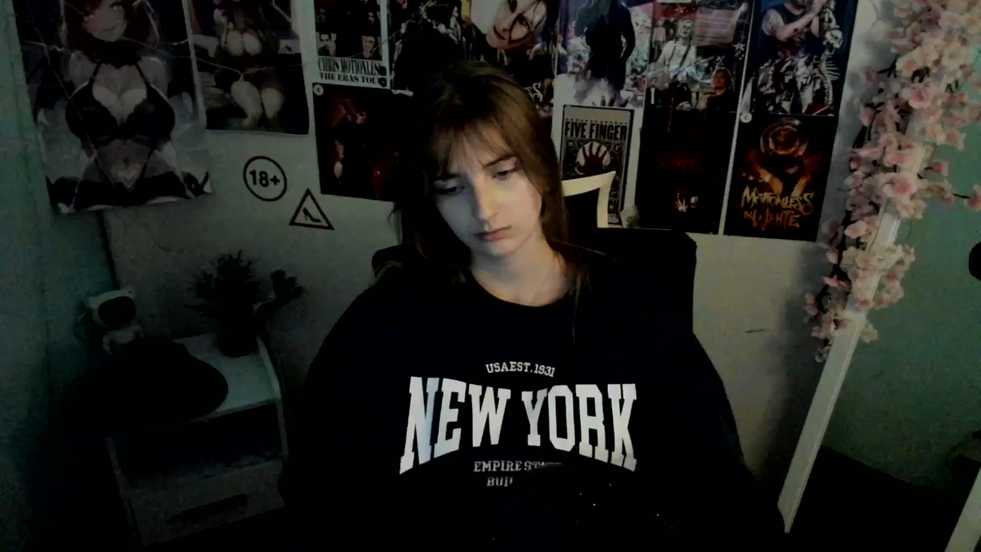 Gallery image thumbnail from Lisa_Star_'s myfreecams stream on, 12/11/2025, 16:36 image 3 of 20
