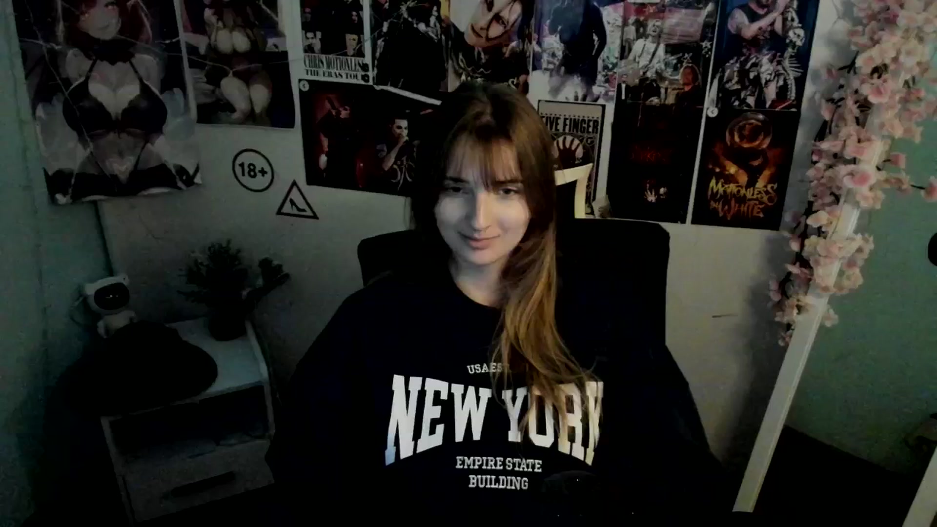Gallery image thumbnail from Lisa_Star_'s myfreecams stream on, 12/11/2025, 16:36 image 1 of 20
