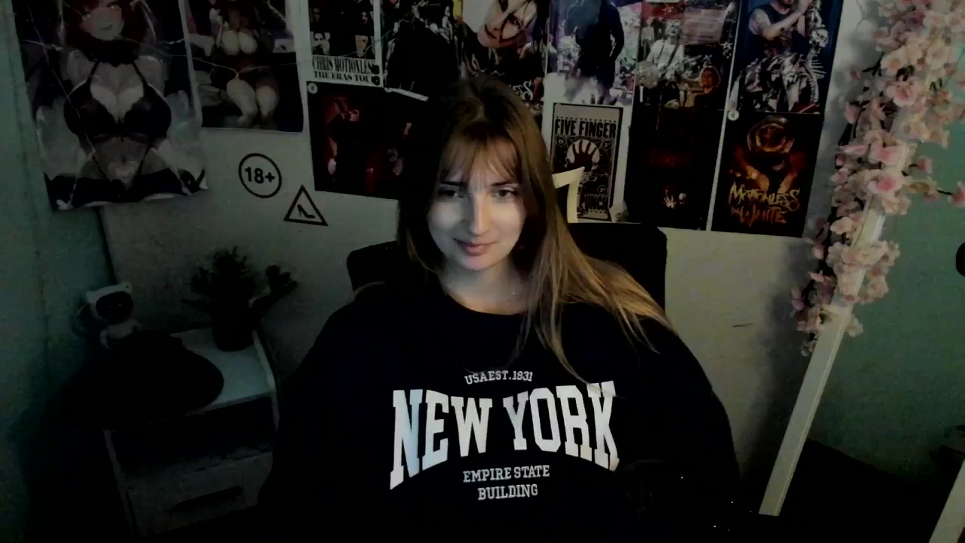 Gallery image thumbnail from Lisa_Star_'s myfreecams stream on, 12/11/2025, 16:36 image 8 of 20
