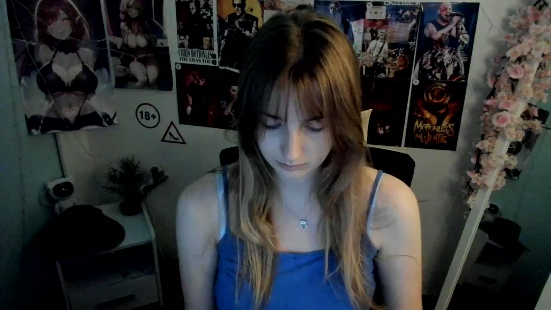 Gallery image thumbnail from Lisa_Star_'s myfreecams stream on, 12/11/2025, 18:13 image 4 of 20