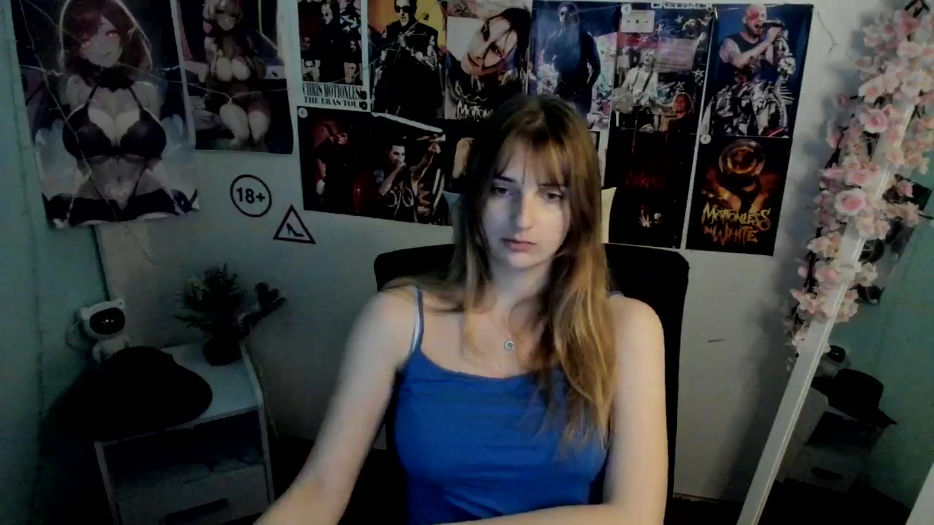Gallery image thumbnail from Lisa_Star_'s myfreecams stream on, 12/11/2025, 18:13 image 15 of 20