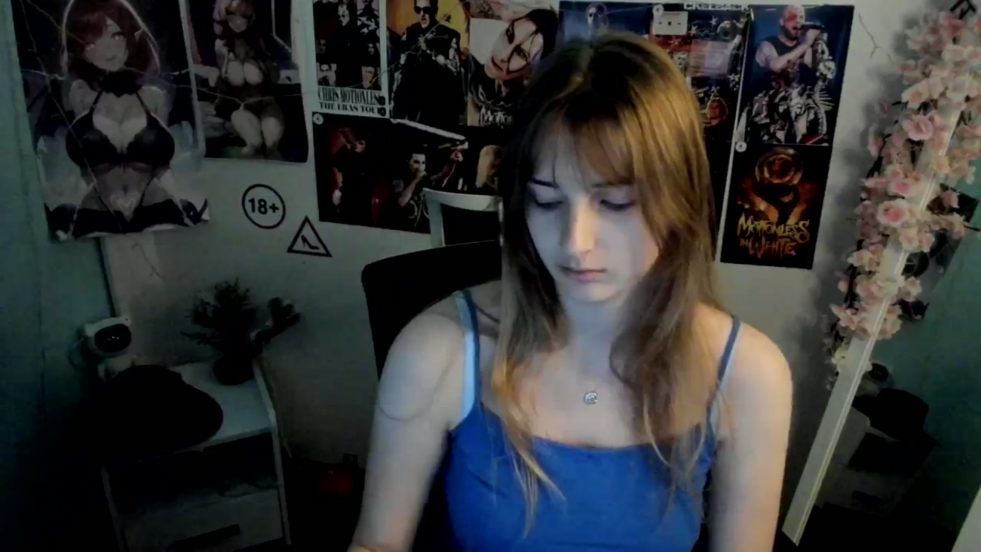 Gallery image thumbnail from Lisa_Star_'s myfreecams stream on, 12/11/2025, 18:13 image 9 of 20