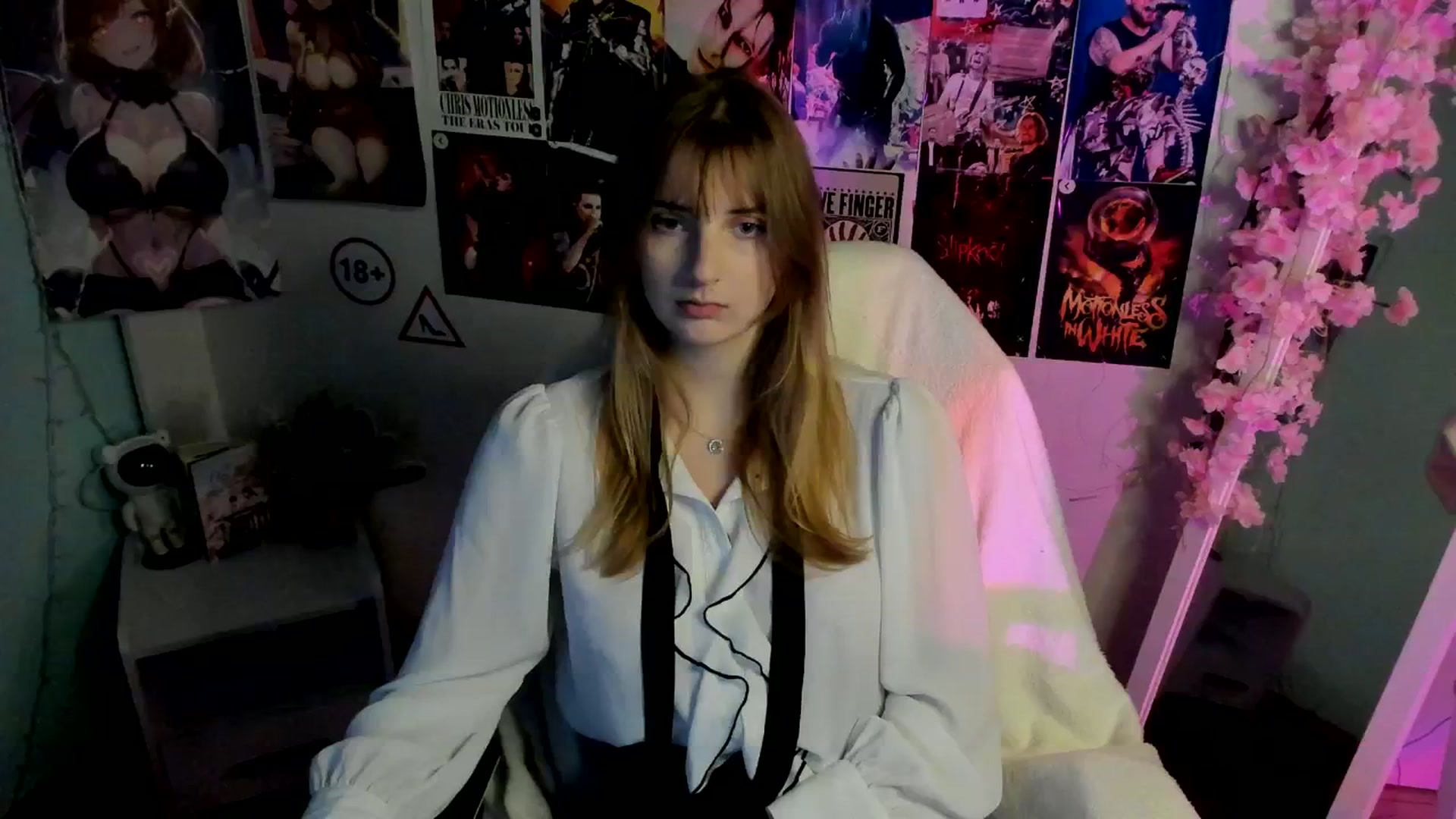 Gallery image thumbnail from Lisa_Star_'s myfreecams stream on, 12/13/2025, 13:46 image 8 of 20