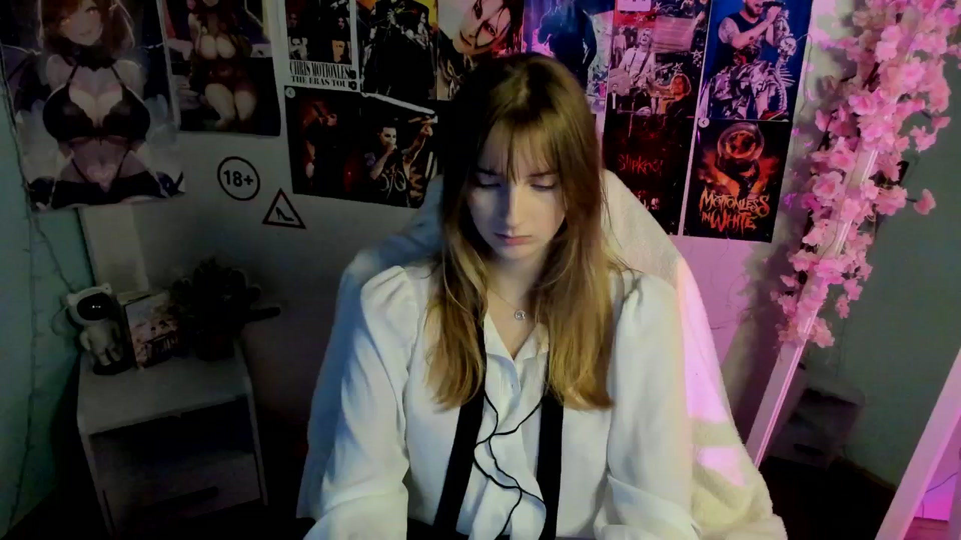Gallery image thumbnail from Lisa_Star_'s myfreecams stream on, 12/13/2025, 13:46 image 5 of 20