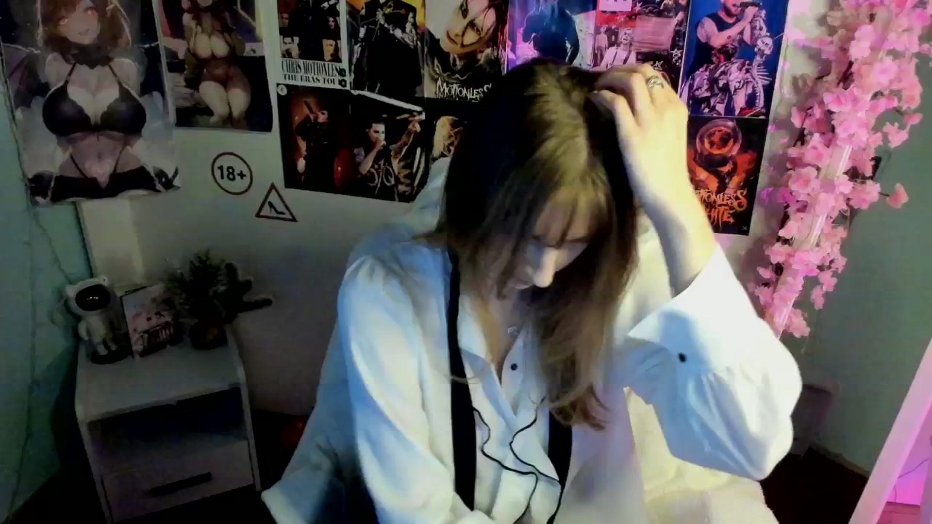 Gallery image thumbnail from Lisa_Star_'s myfreecams stream on, 12/13/2025, 13:46 image 1 of 20