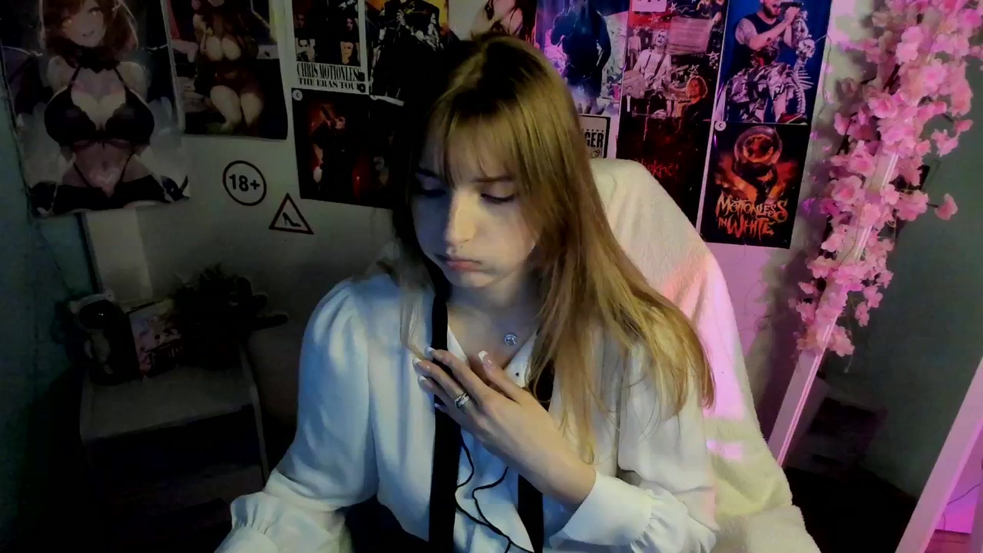 Gallery image thumbnail from Lisa_Star_'s myfreecams stream on, 12/13/2025, 13:46 image 2 of 20