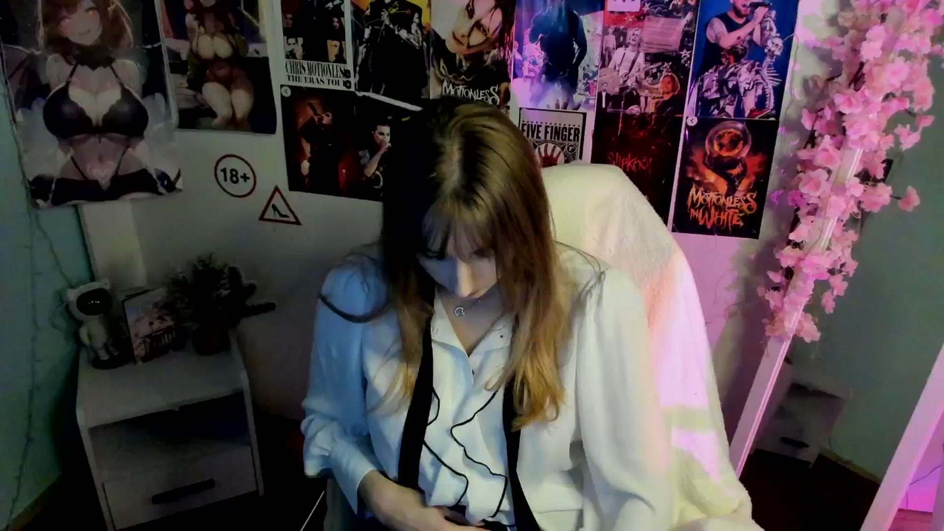 Gallery image thumbnail from Lisa_Star_'s myfreecams stream on, 12/13/2025, 13:46 image 19 of 20