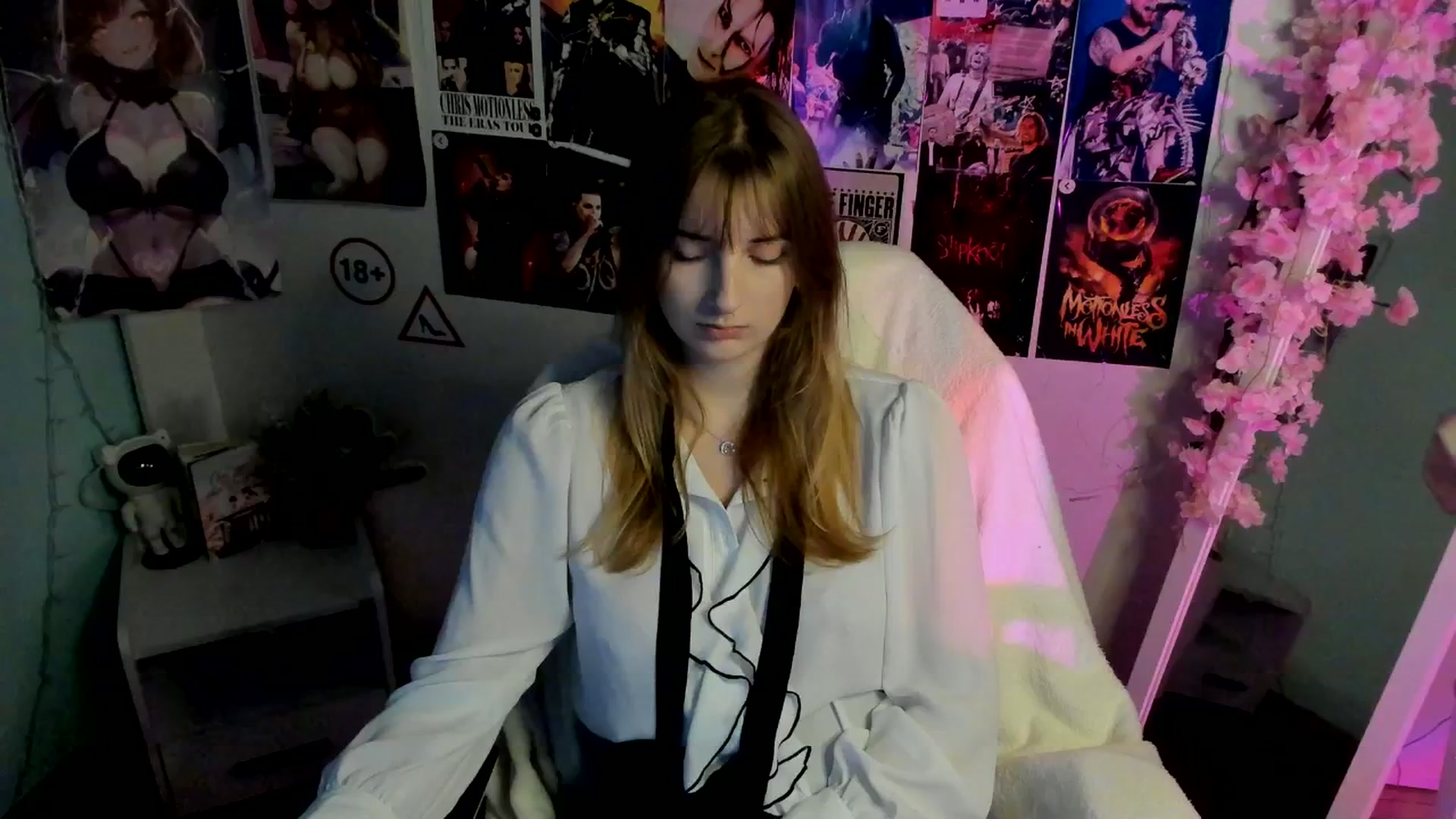 Gallery image thumbnail from Lisa_Star_'s myfreecams stream on, 12/13/2025, 13:46 image 7 of 20