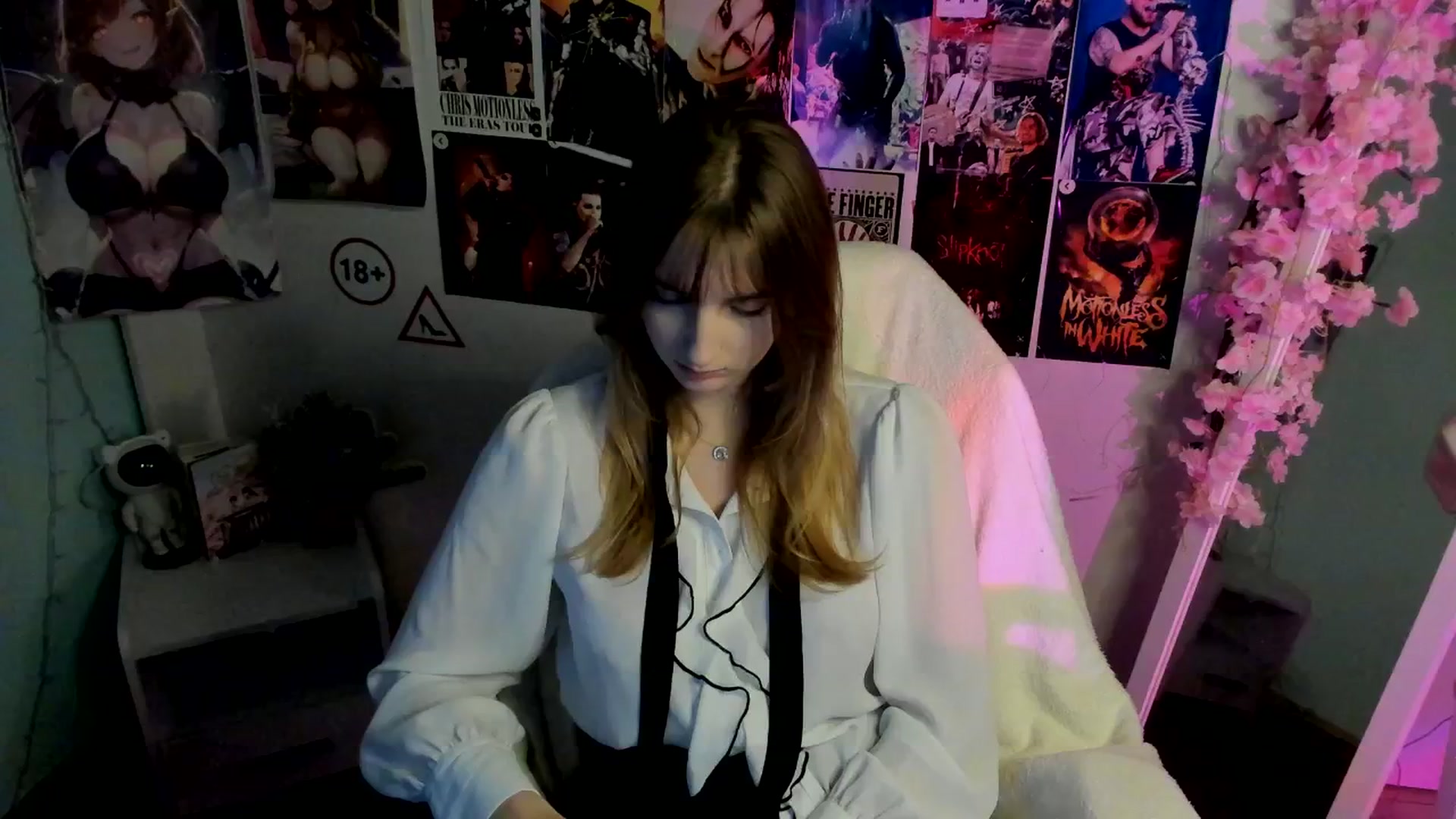 Gallery image thumbnail from Lisa_Star_'s myfreecams stream on, 12/13/2025, 13:46 image 9 of 20