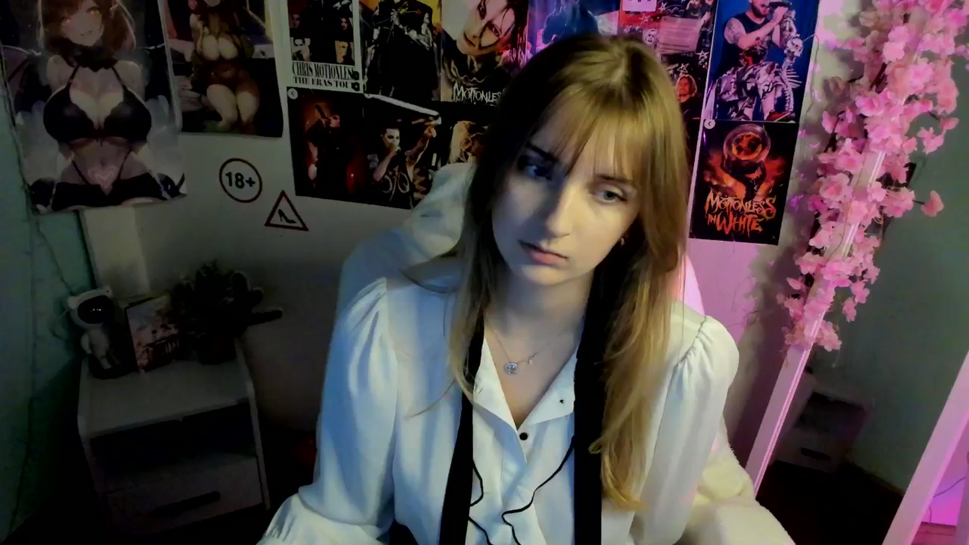 Gallery image thumbnail from Lisa_Star_'s myfreecams stream on, 12/13/2025, 13:46 image 13 of 20