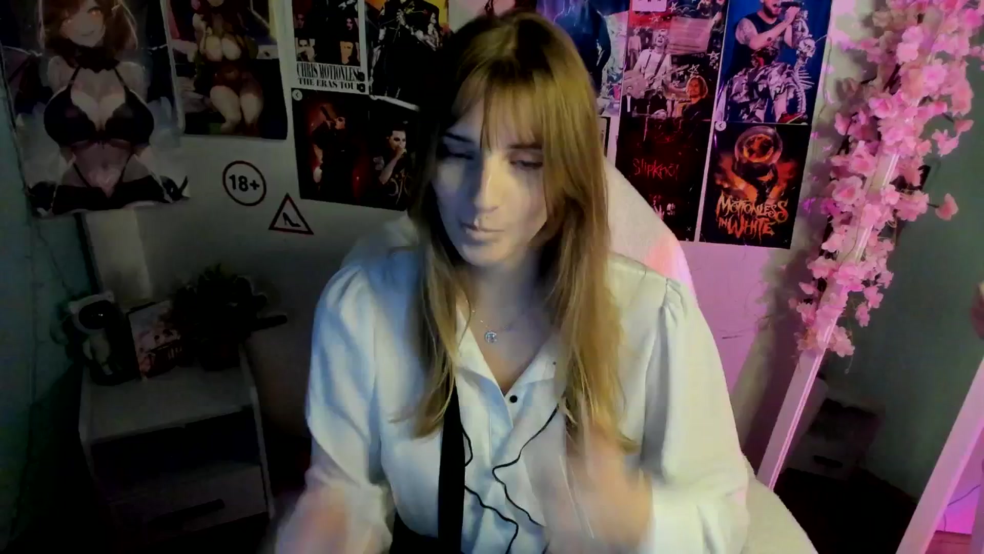 Gallery image thumbnail from Lisa_Star_'s myfreecams stream on, 12/13/2025, 13:46 image 11 of 20
