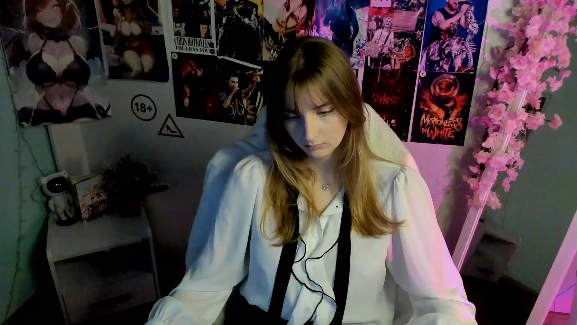 Gallery image thumbnail from Lisa_Star_'s myfreecams stream on, 12/13/2025, 13:46 image 4 of 20