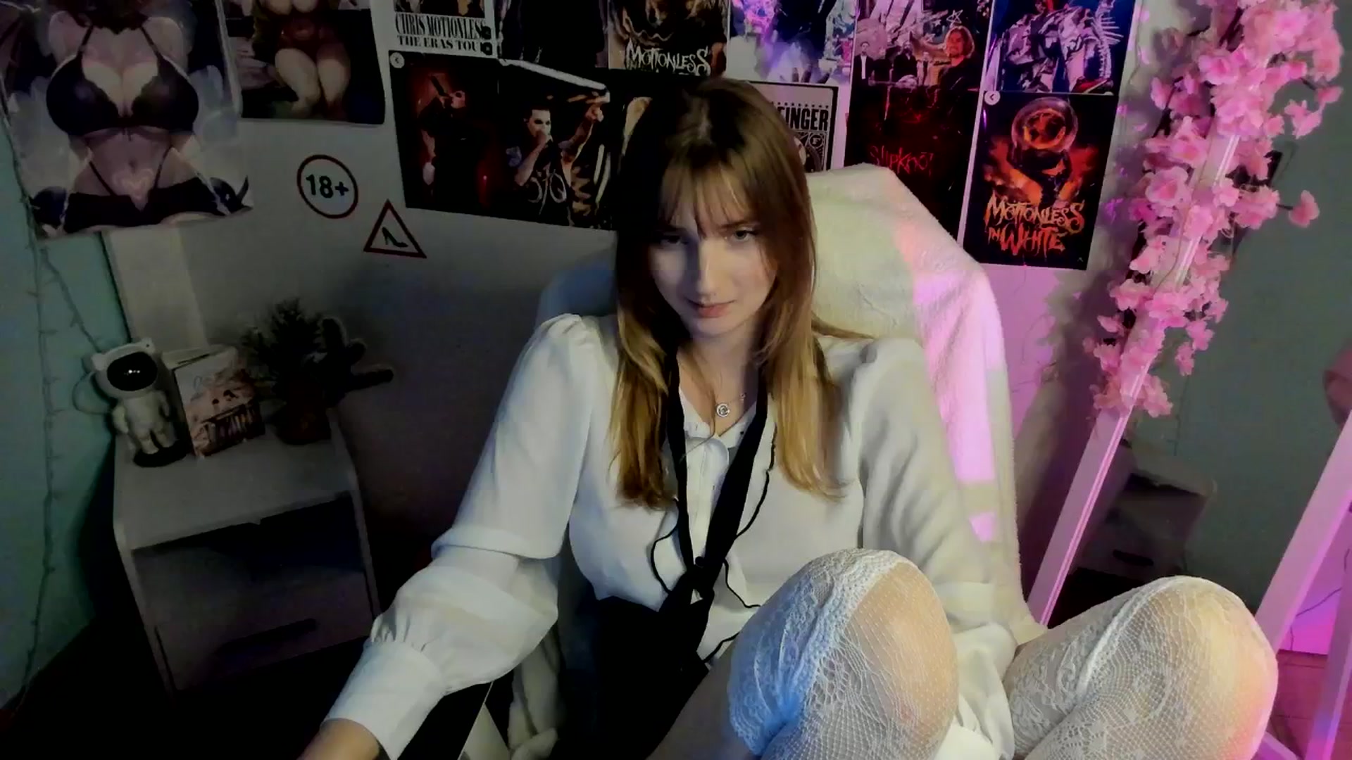 Gallery image thumbnail from Lisa_Star_'s myfreecams stream on, 12/13/2025, 15:07 image 12 of 20