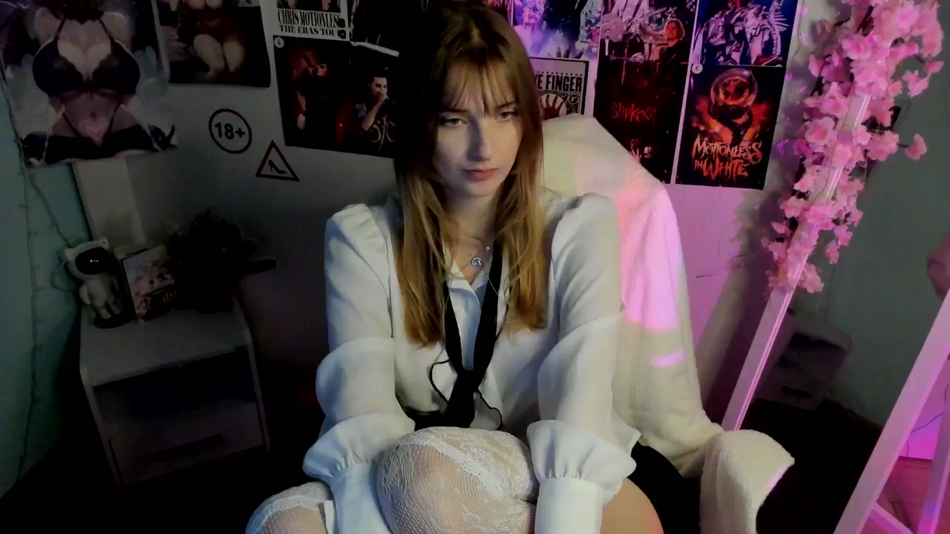 Gallery image thumbnail from Lisa_Star_'s myfreecams stream on, 12/13/2025, 15:07 image 2 of 20