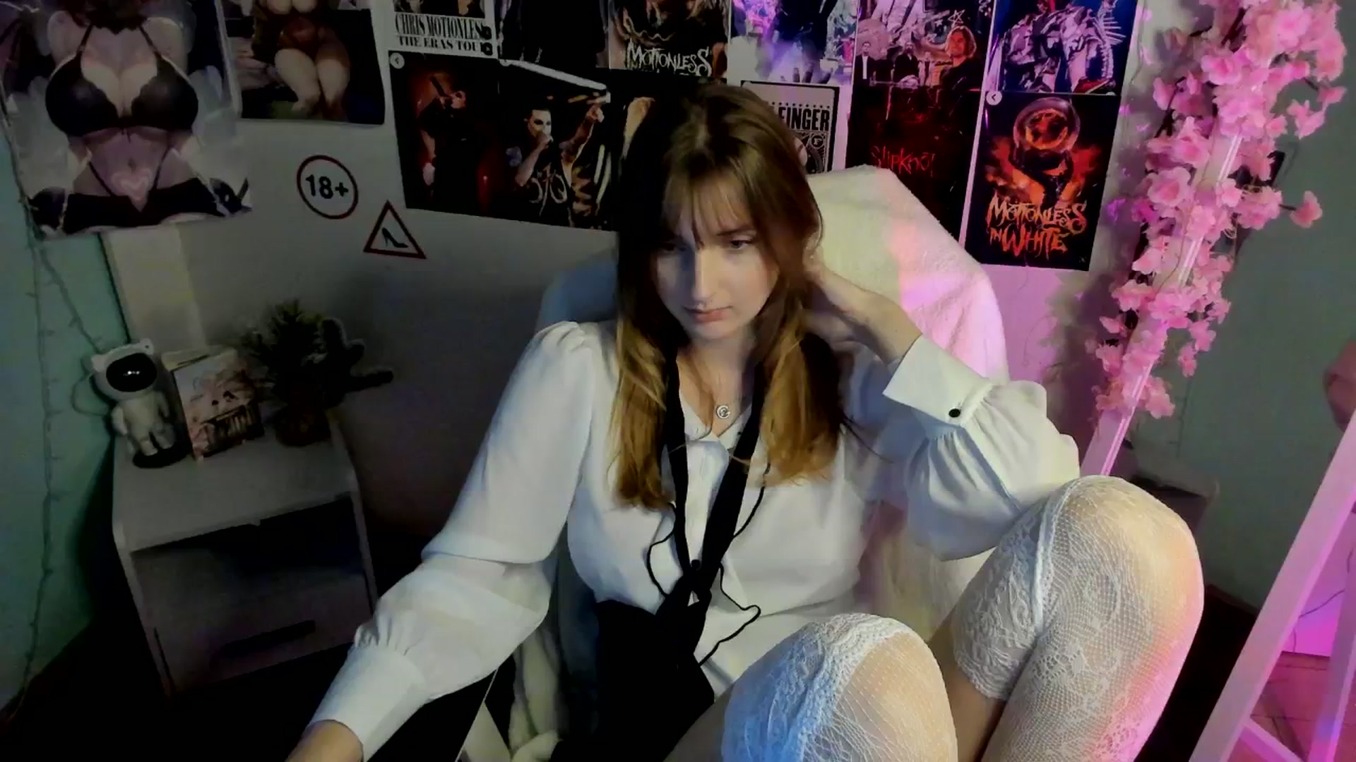 Gallery image thumbnail from Lisa_Star_'s myfreecams stream on, 12/13/2025, 15:07 image 13 of 20