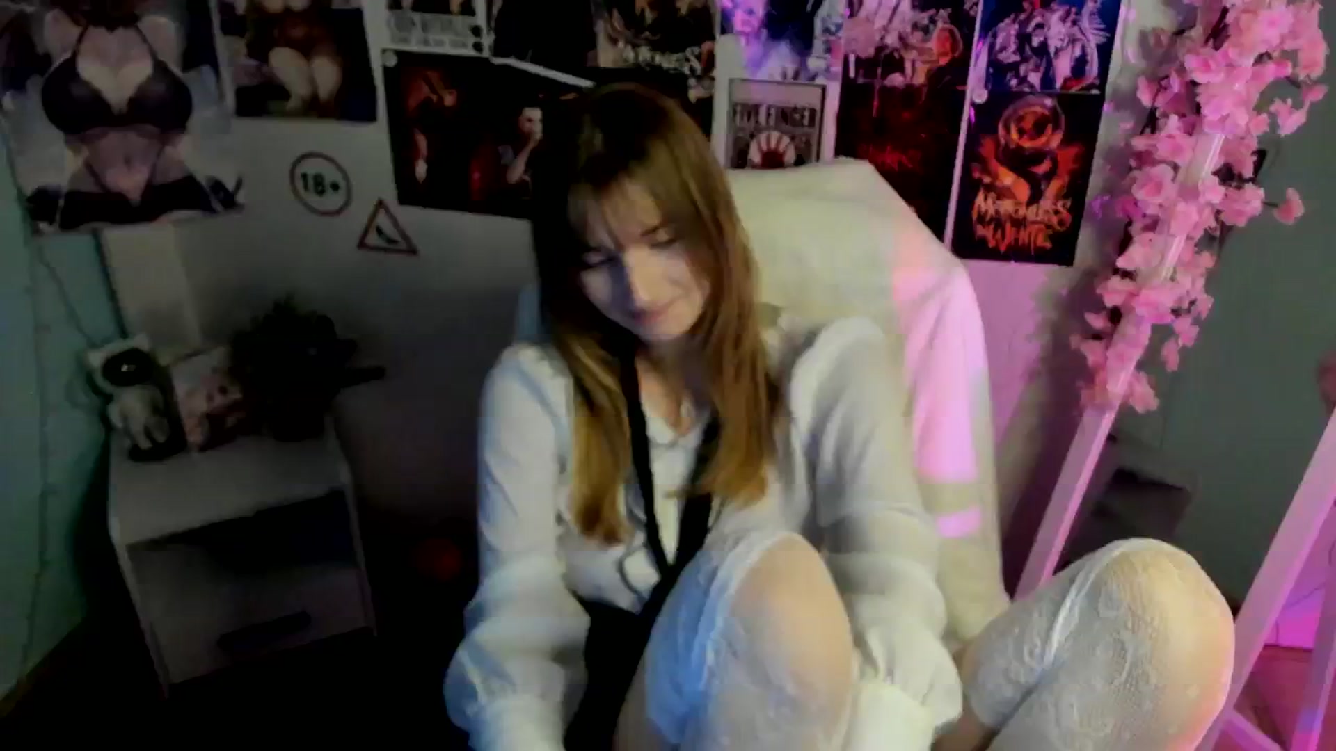 Gallery image thumbnail from Lisa_Star_'s myfreecams stream on, 12/13/2025, 15:07 image 10 of 20