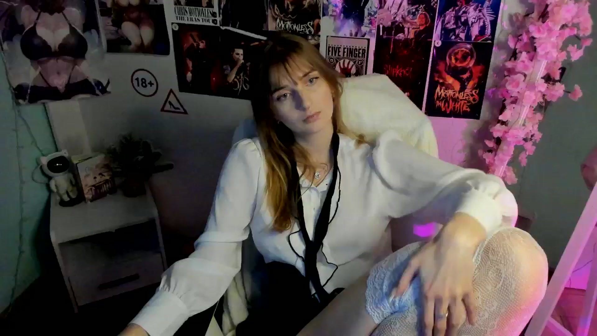 Gallery image thumbnail from Lisa_Star_'s myfreecams stream on, 12/13/2025, 15:07 image 9 of 20