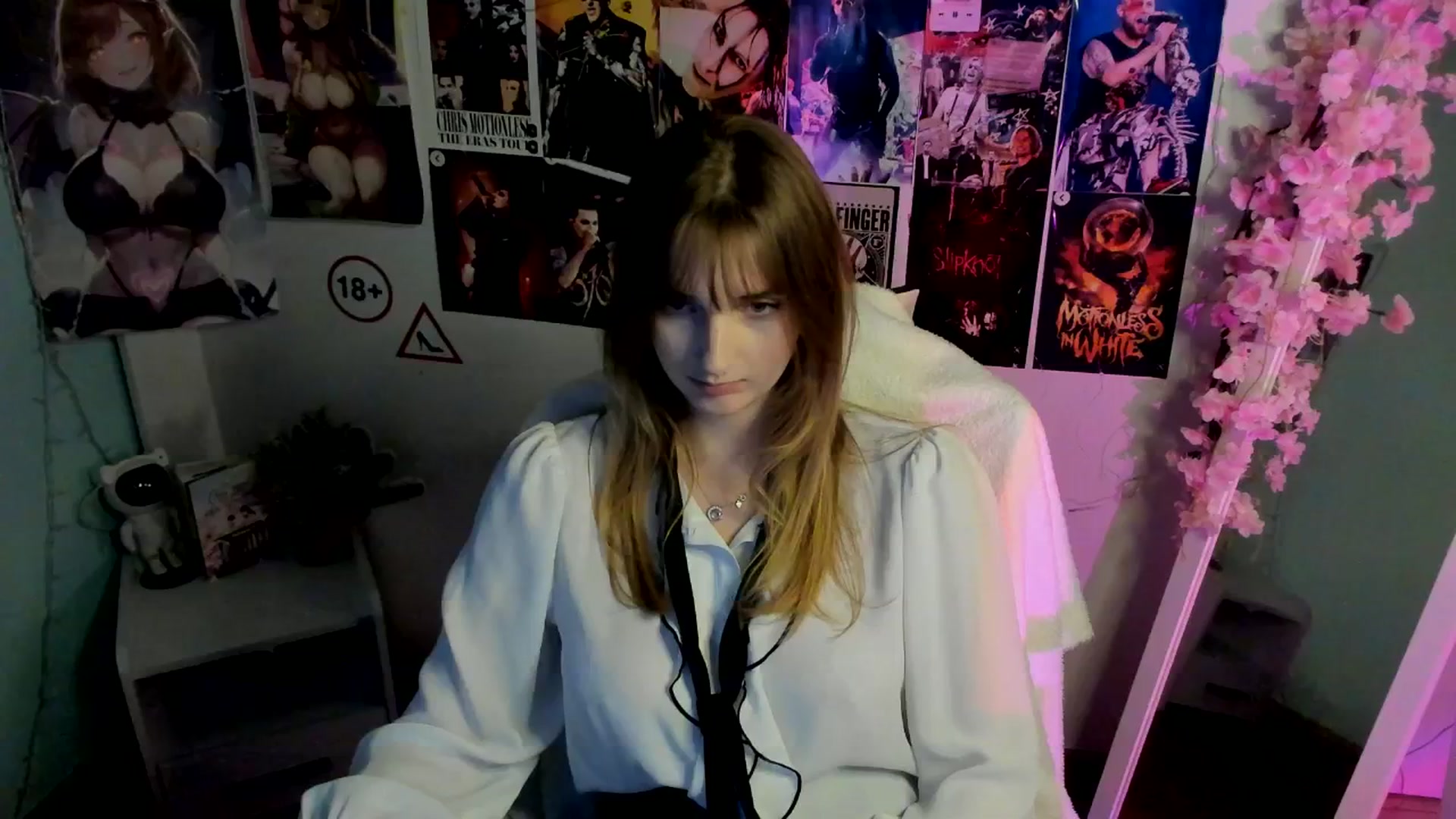 Gallery image thumbnail from Lisa_Star_'s myfreecams stream on, 12/13/2025, 15:07 image 20 of 20