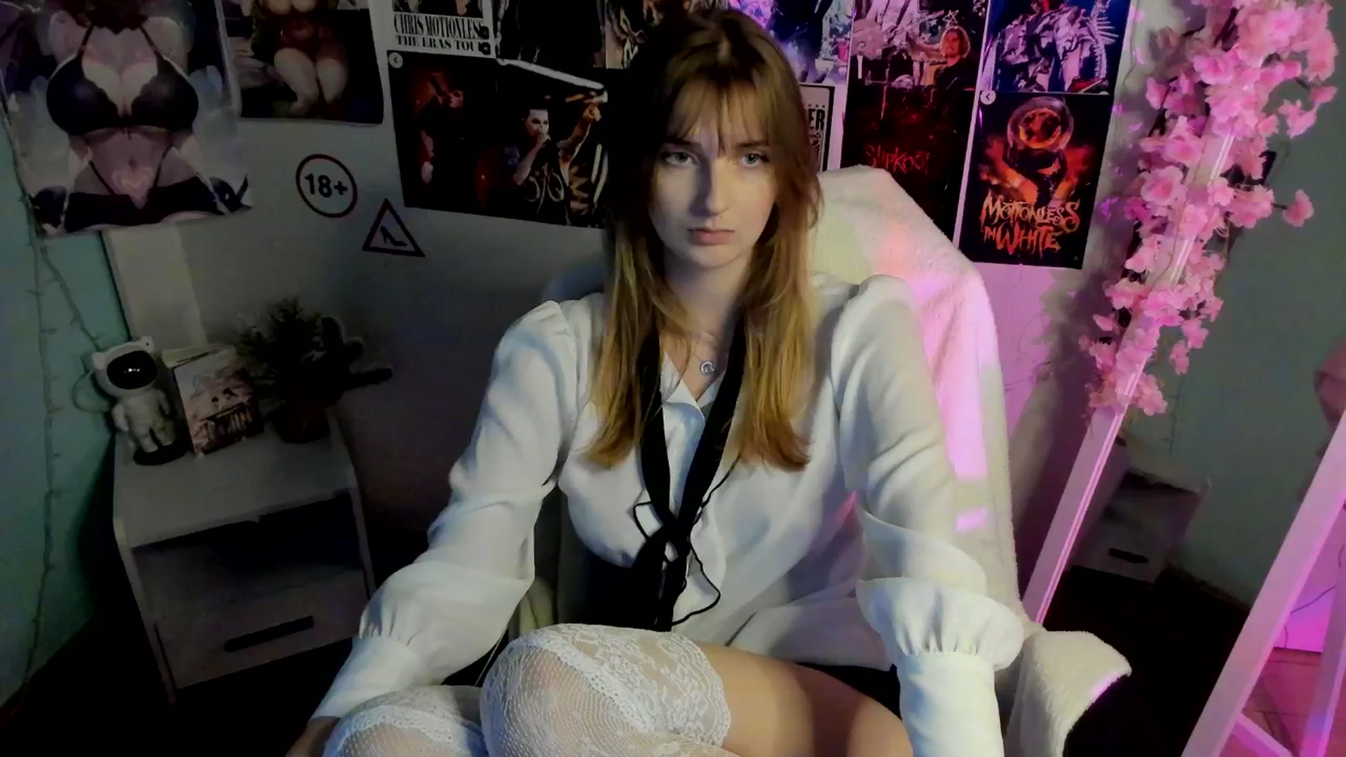 Gallery image thumbnail from Lisa_Star_'s myfreecams stream on, 12/13/2025, 15:07 image 8 of 20