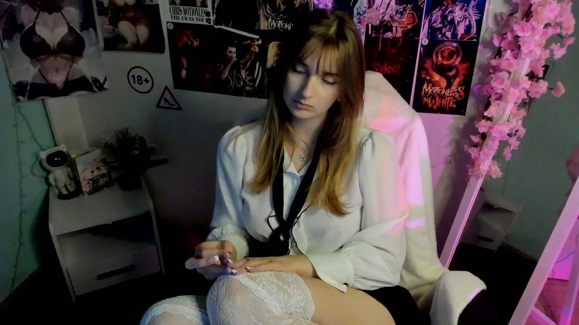 Gallery image thumbnail from Lisa_Star_'s myfreecams stream on, 12/13/2025, 15:07 image 7 of 20