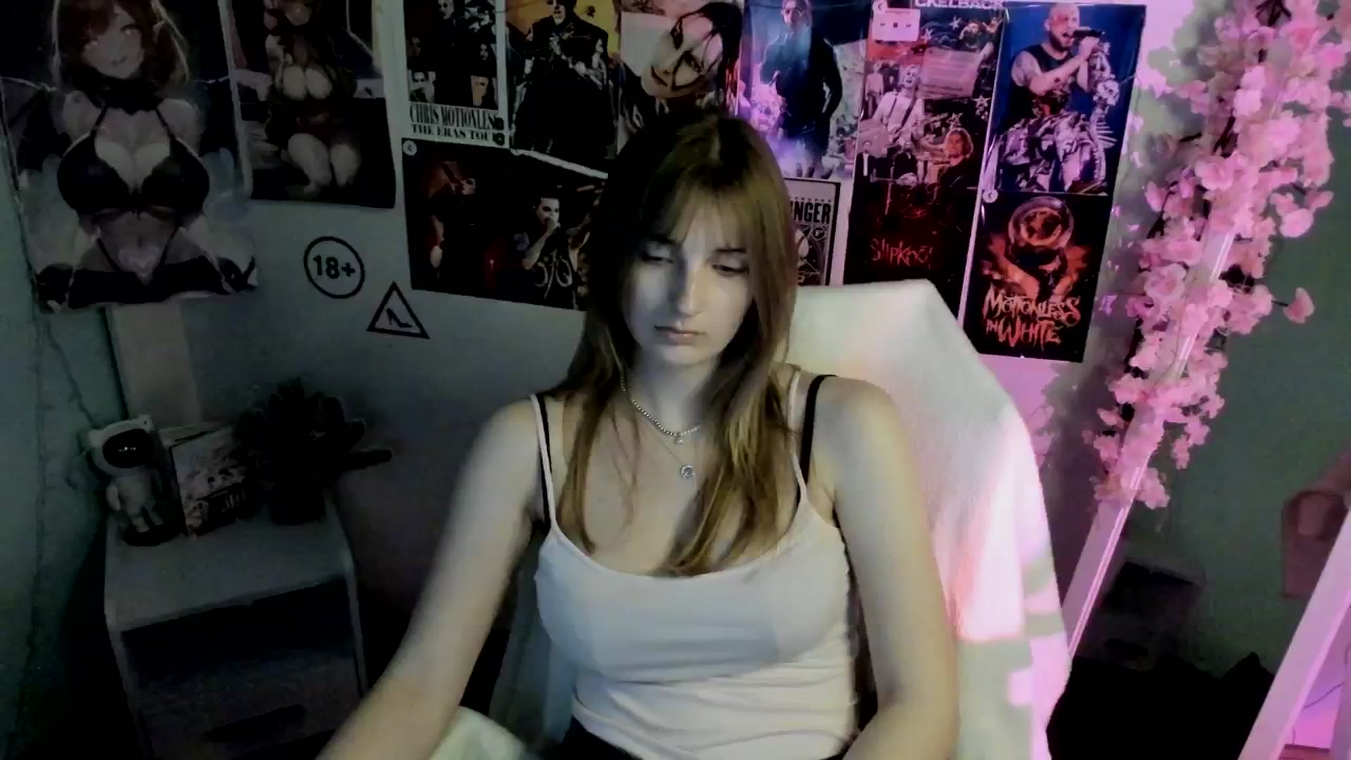 Gallery image thumbnail from Lisa_Star_'s myfreecams stream on, 12/14/2025, 16:58 image 20 of 20