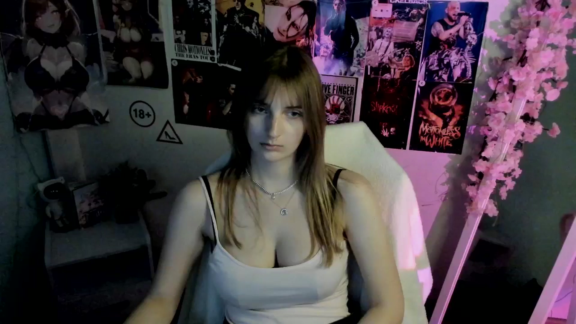 Gallery image thumbnail from Lisa_Star_'s myfreecams stream on, 12/14/2025, 16:58 image 15 of 20