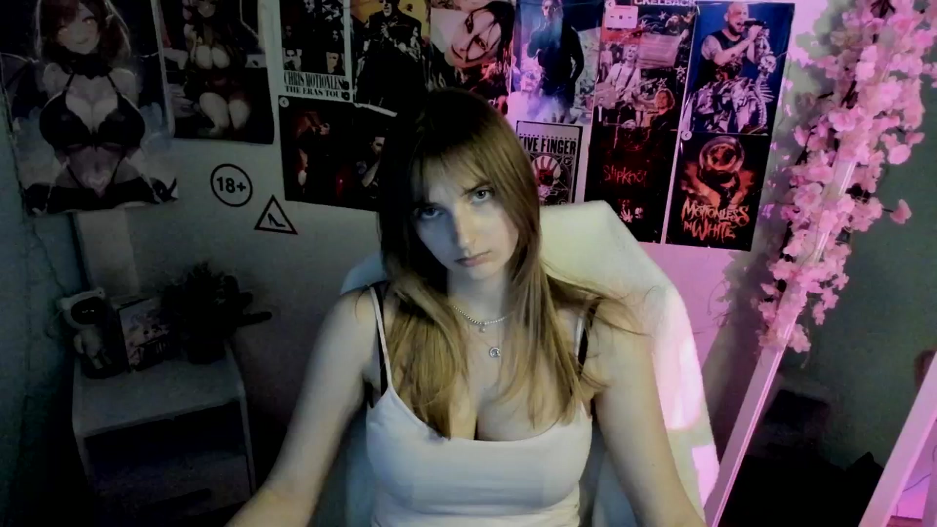 Gallery image thumbnail from Lisa_Star_'s myfreecams stream on, 12/14/2025, 16:58 image 8 of 20