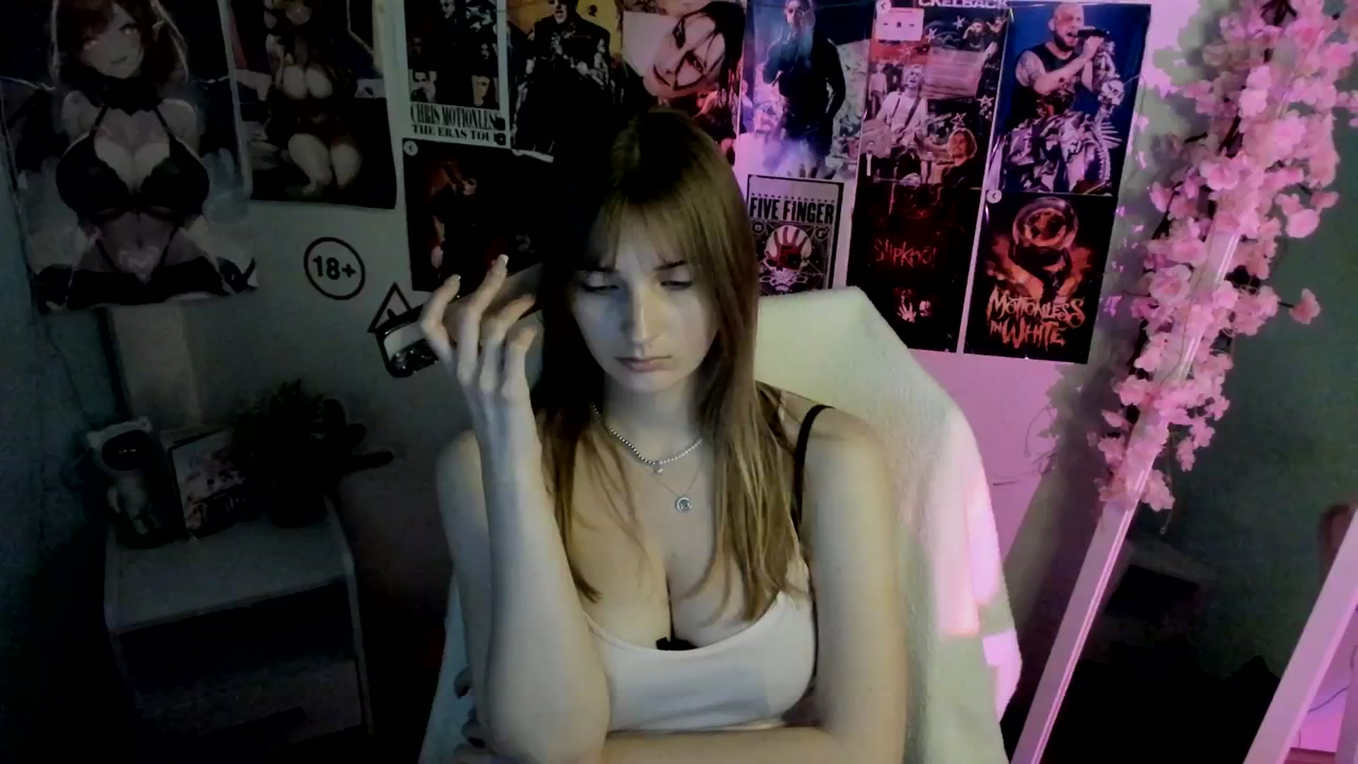 Gallery image thumbnail from Lisa_Star_'s myfreecams stream on, 12/14/2025, 16:58 image 17 of 20
