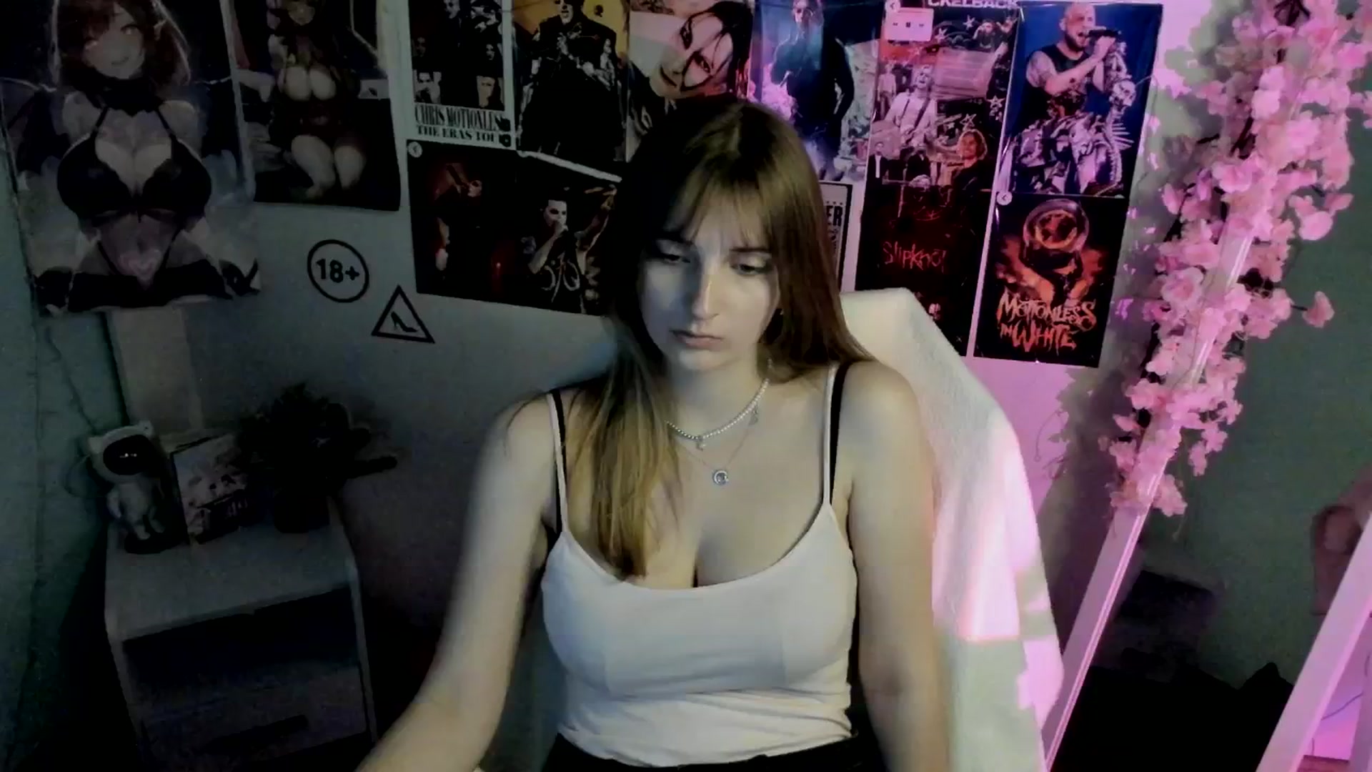 Gallery image thumbnail from Lisa_Star_'s myfreecams stream on, 12/14/2025, 16:58 image 4 of 20