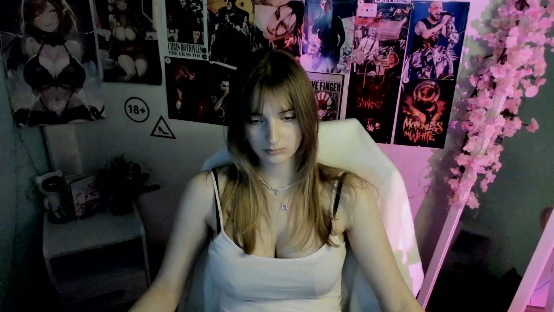 Gallery image thumbnail from Lisa_Star_'s myfreecams stream on, 12/14/2025, 16:58 image 9 of 20