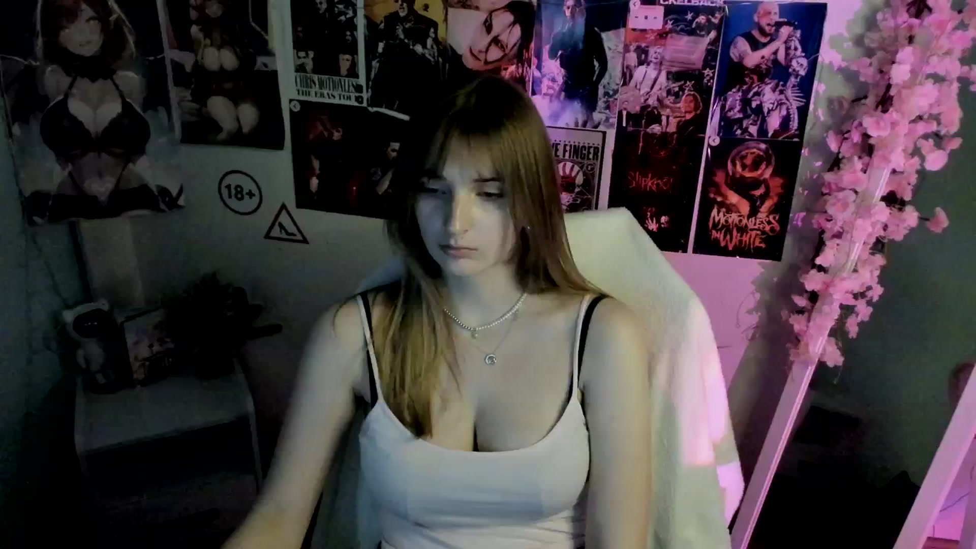 Gallery image thumbnail from Lisa_Star_'s myfreecams stream on, 12/14/2025, 16:58 image 6 of 20